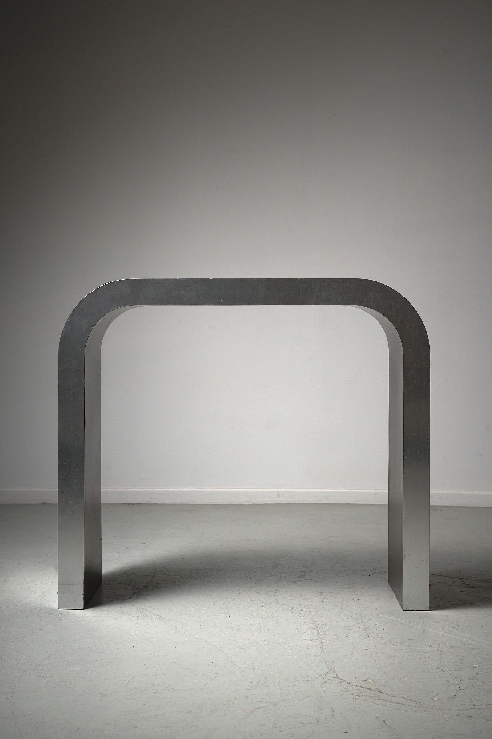 Metal console table, 1970s
Arc shape
