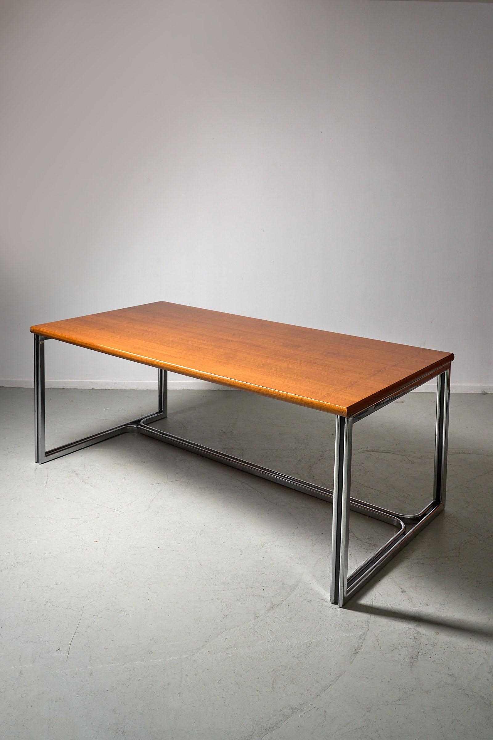 Large desk by Gastone Rinaldi for Thema Italy
Wonderful wood top. 