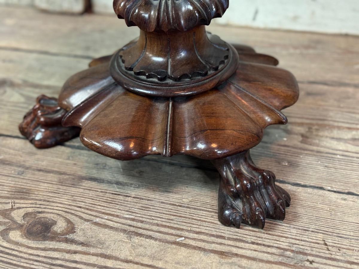 Piano stool in carved walnut, circa 1880 For Sale 1