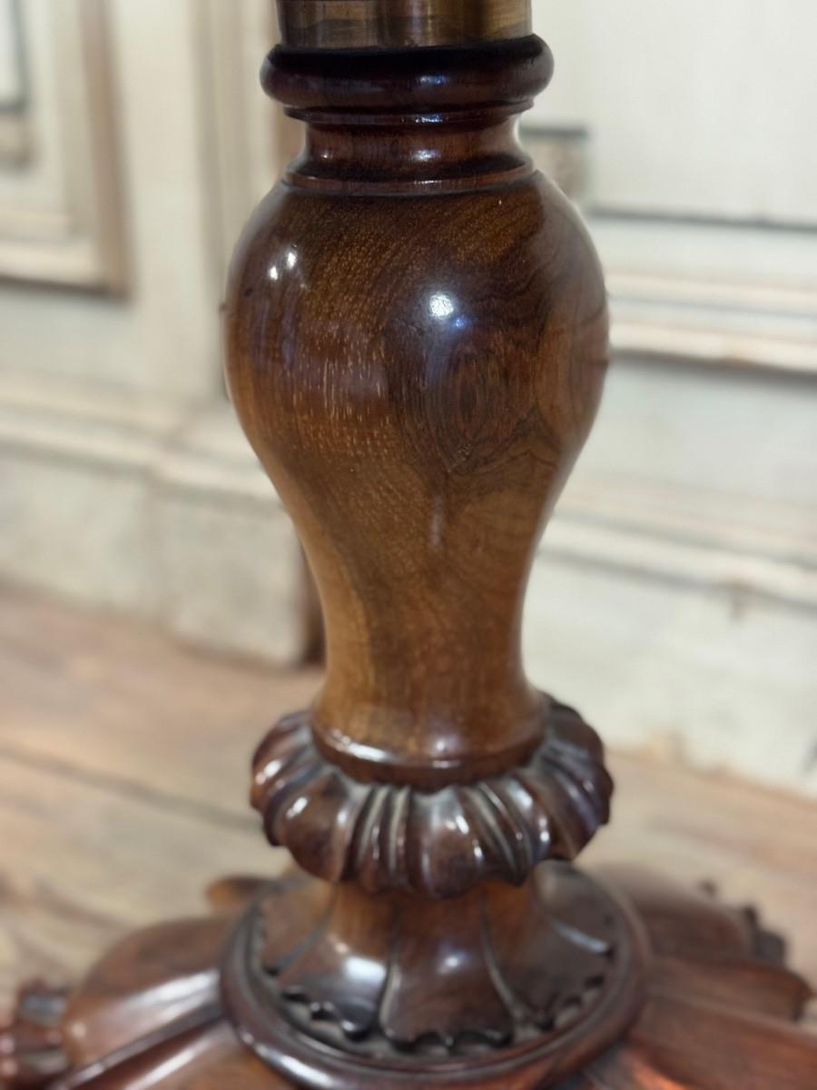 Piano stool in carved walnut, circa 1880 For Sale 2