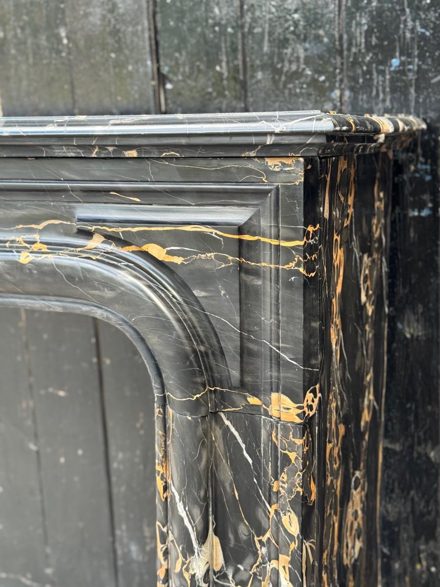 Louis XIV fireplace in Portor marble, circa 1880 In Good Condition For Sale In Honnelles, WHT