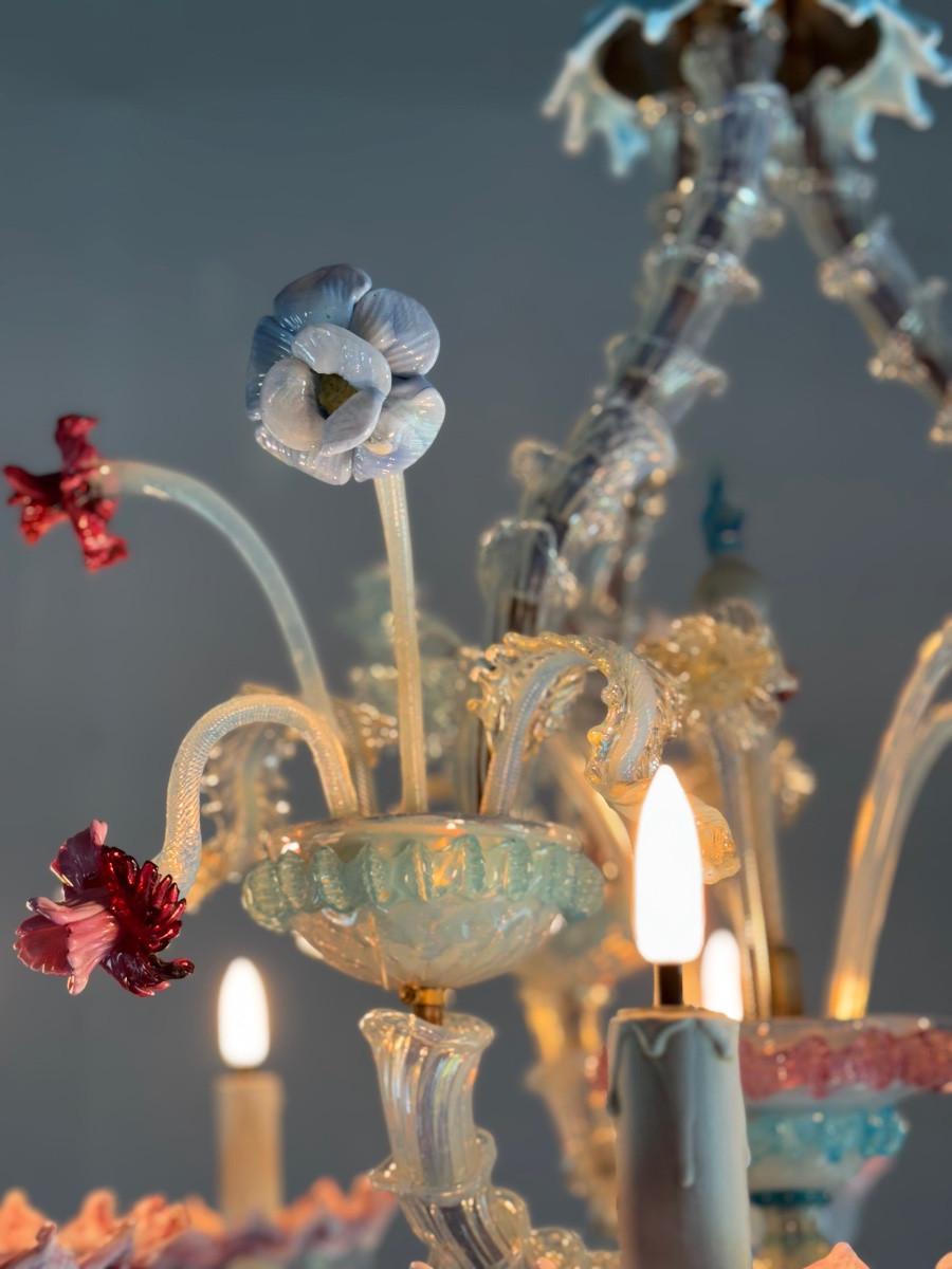 Louis XV Rezzonico Venetian chandelier in multicoloured Murano glass, circa 1900 For Sale