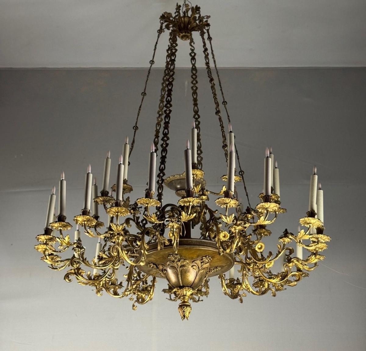 Large bronze chandelier, 36 light points, new wiring, circa 1880 For Sale 6