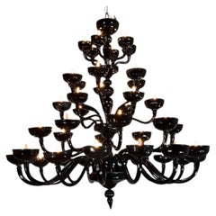 Lustre vénitien en verre de Murano noir, 28 lumières, fin du XXe siècle