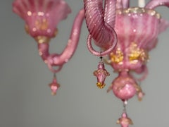 Small Venetian chandelier in pink and gold Murano glass, around 1930