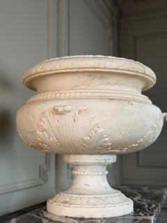 Neoclassical basin in white Carrara marble, Italy, late 18th–early 19th century