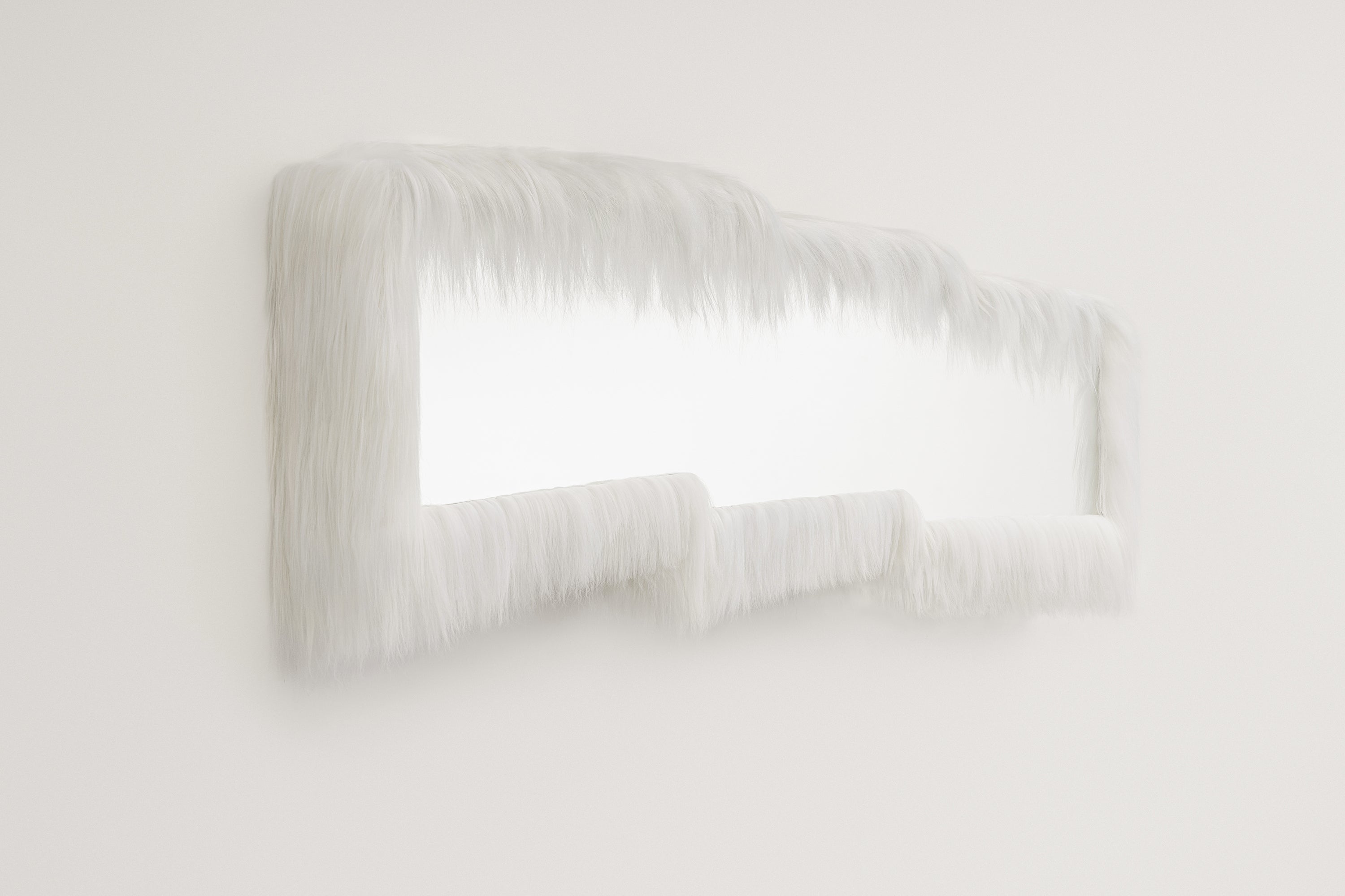 White Raw Mirror with Furry Goatskin Offcuts by Atelier V&F 