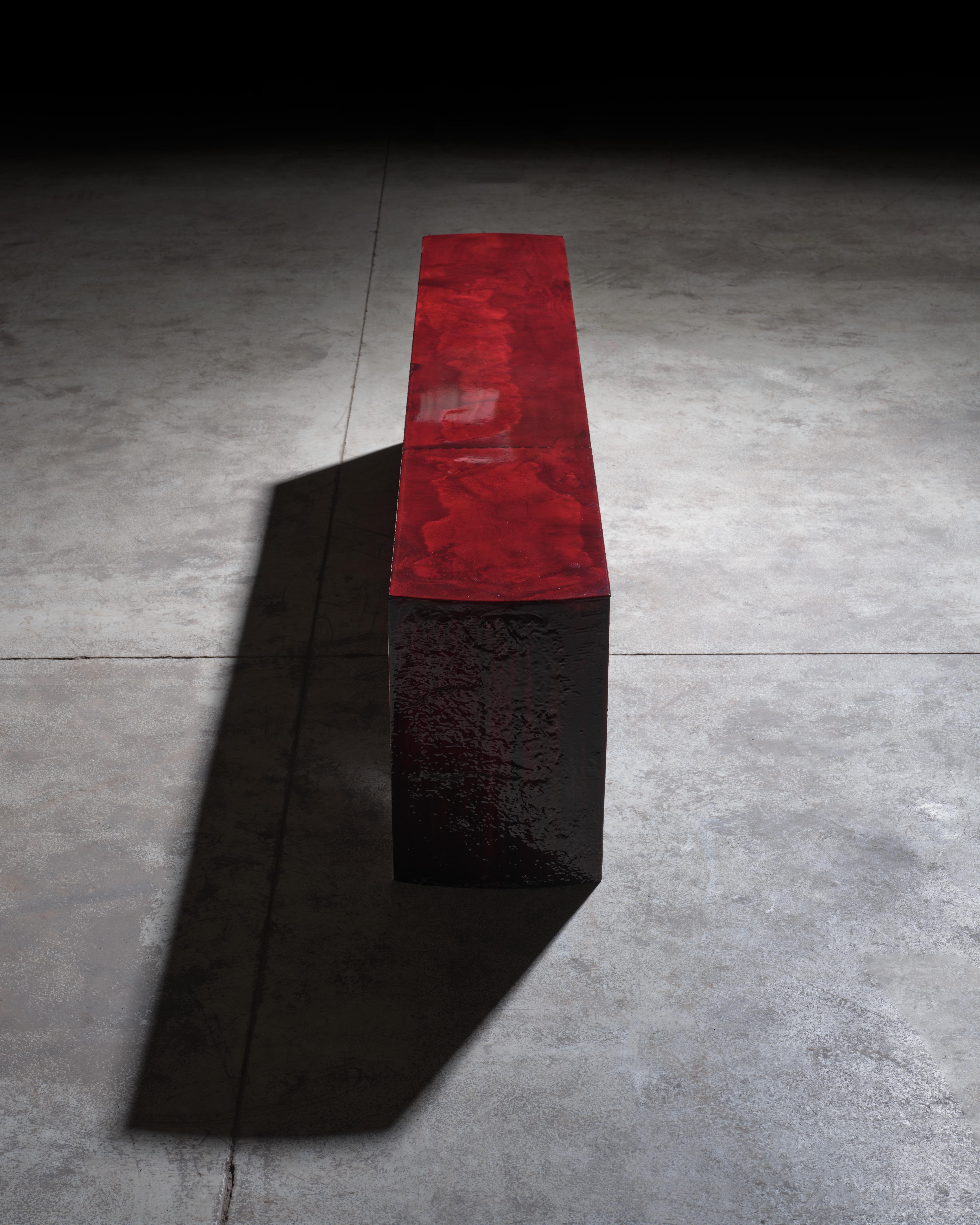 Banco Vals Contemporáneo Único en su especie Oxblood Hecho a mano en venta