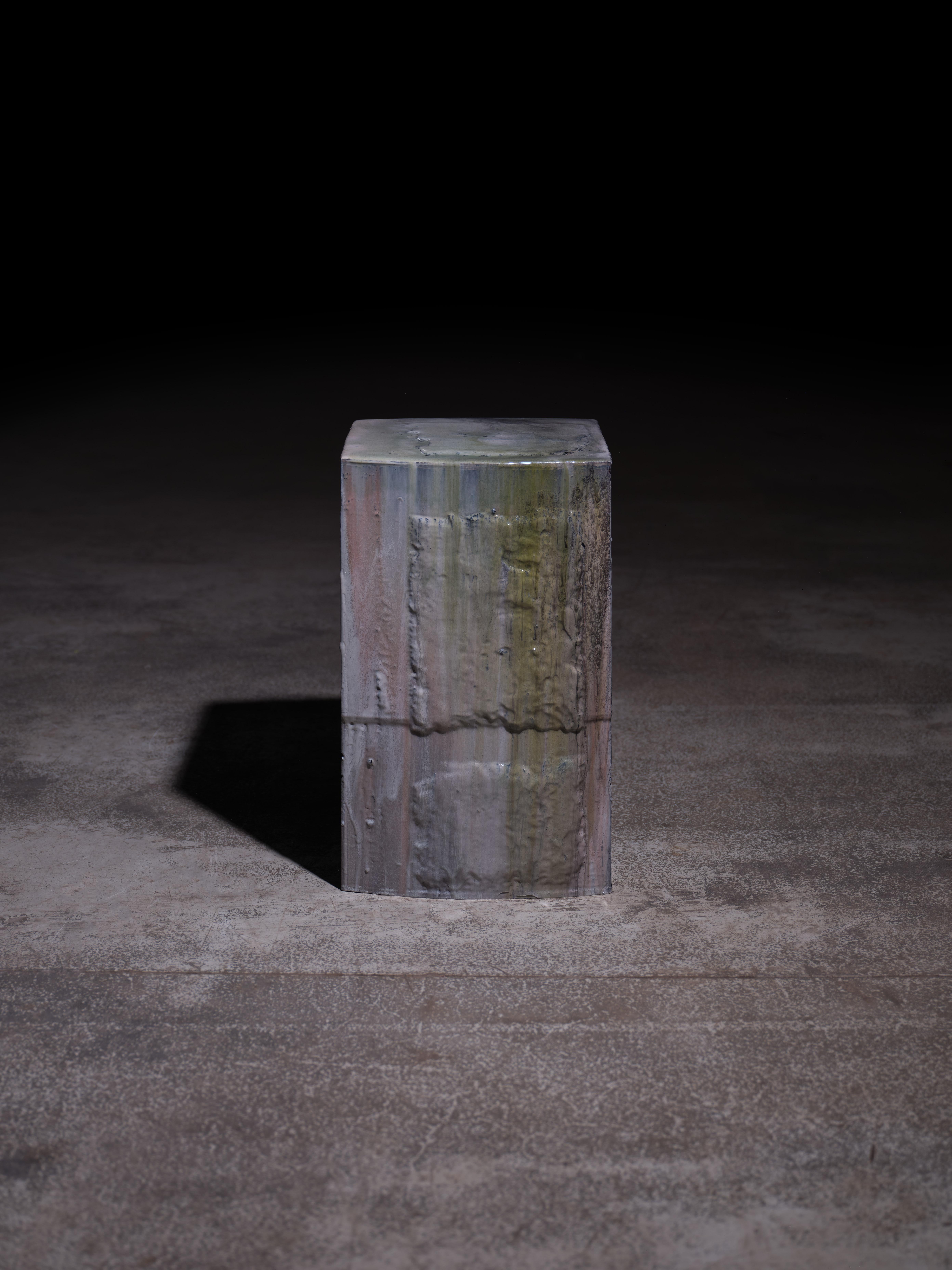 Acier Tabouret Ashen Bloom contemporain unique en son genre en vente