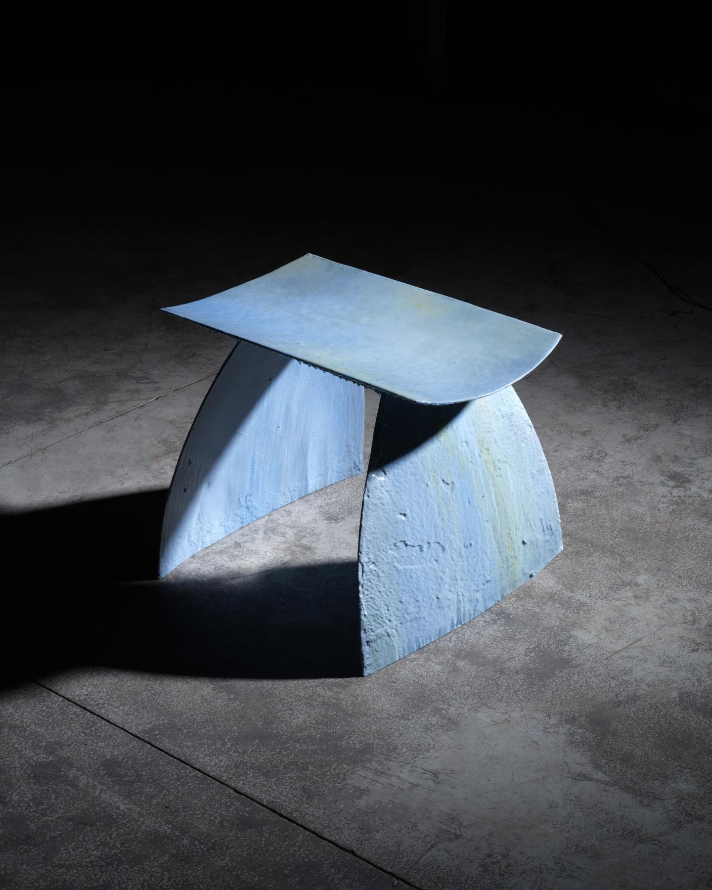 Taburete amanecer de porcelana contemporáneo único en su género Siglo XXI y contemporáneo en venta