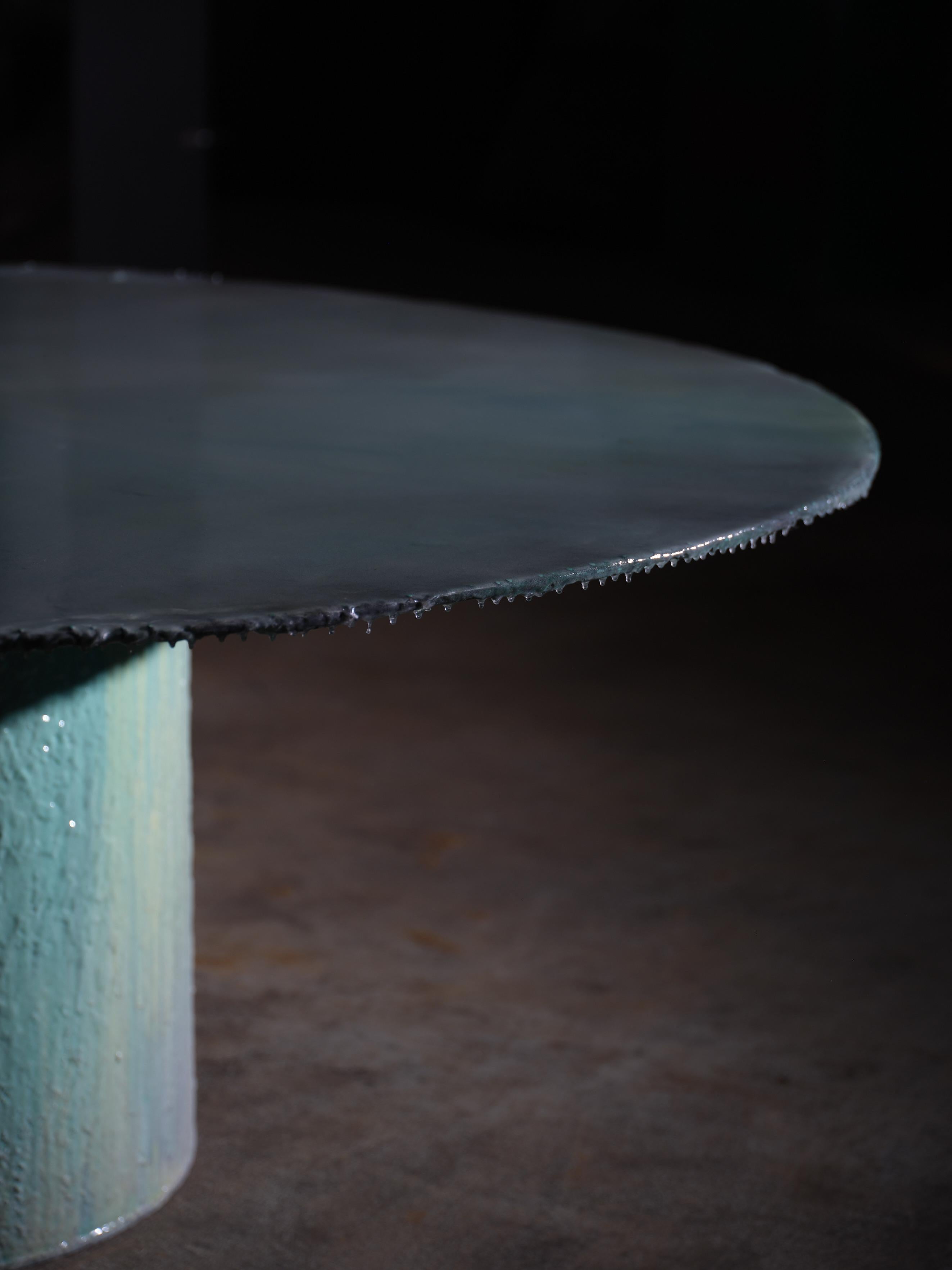 Table contemporaine unique Pacific Mist Table en vente 1