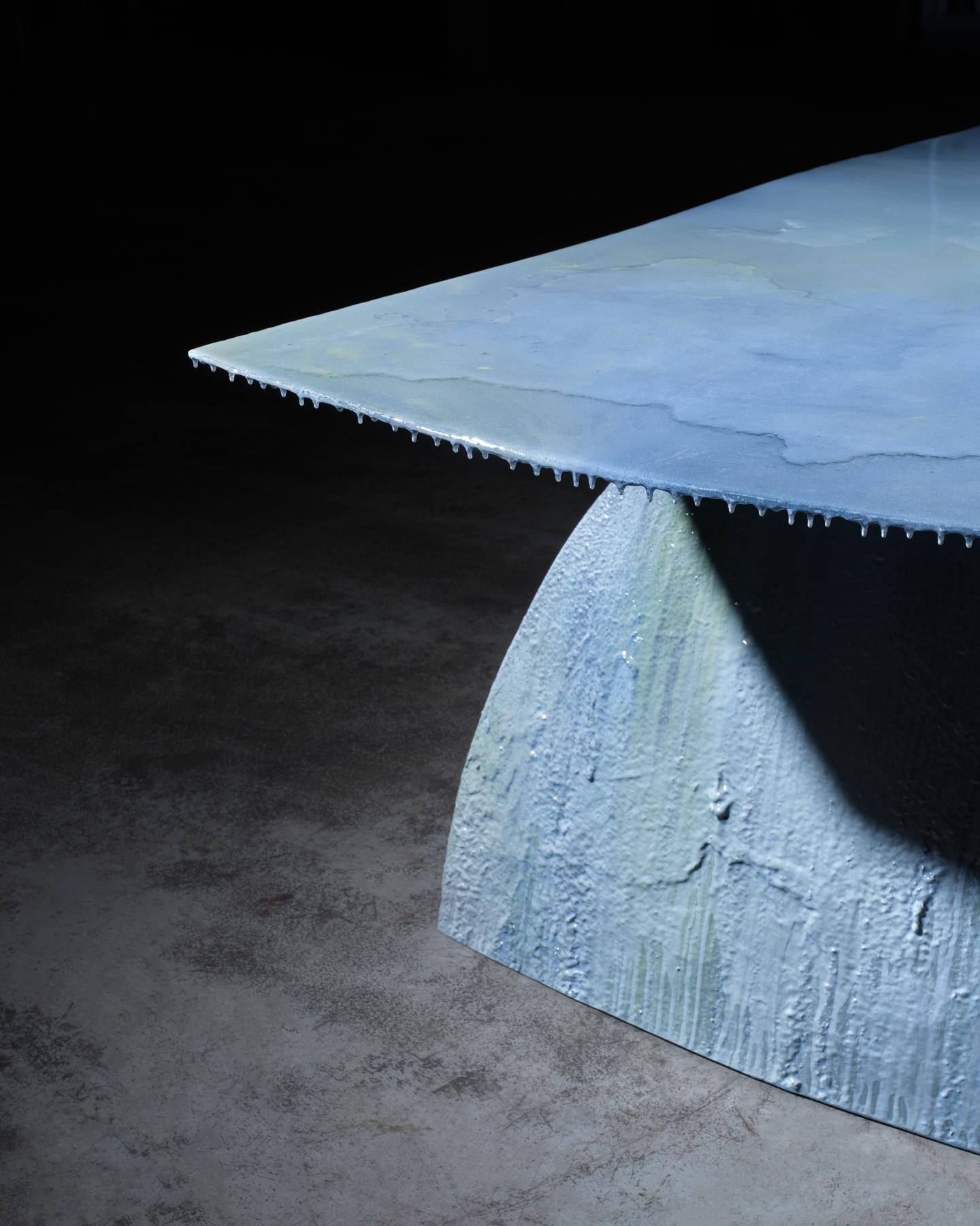 Table de salle à manger contemporaine unique en porcelaine Dawn en vente 4