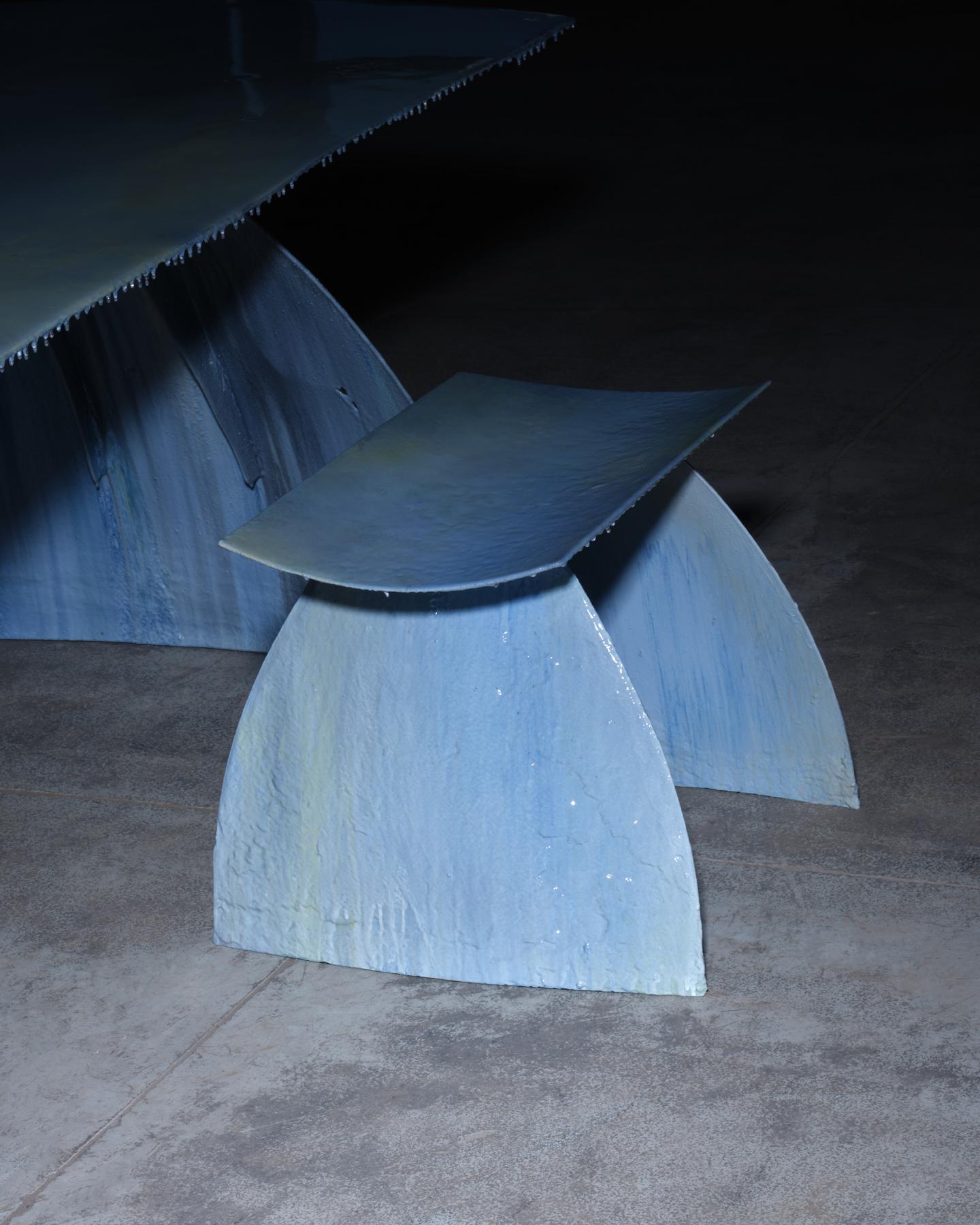 Table de salle à manger contemporaine unique en porcelaine Dawn en vente 8