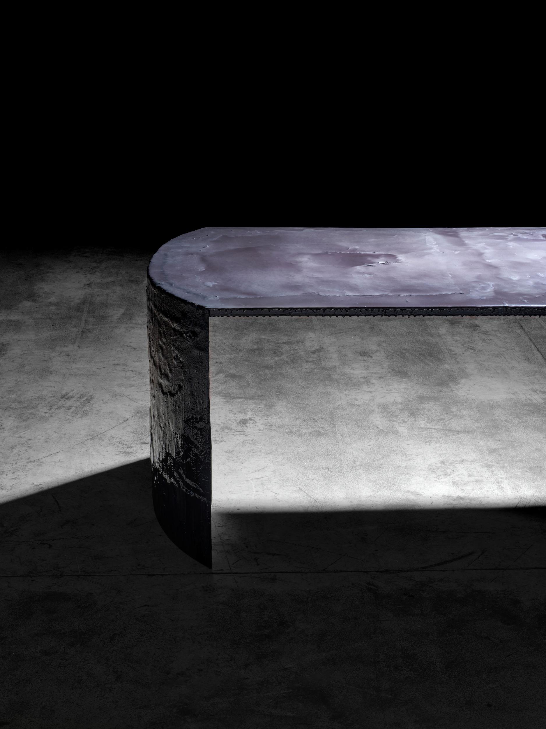 Table de salle à manger contemporaine unique en son genre Arsenic Fog Neuf - En vente à 1204, CH