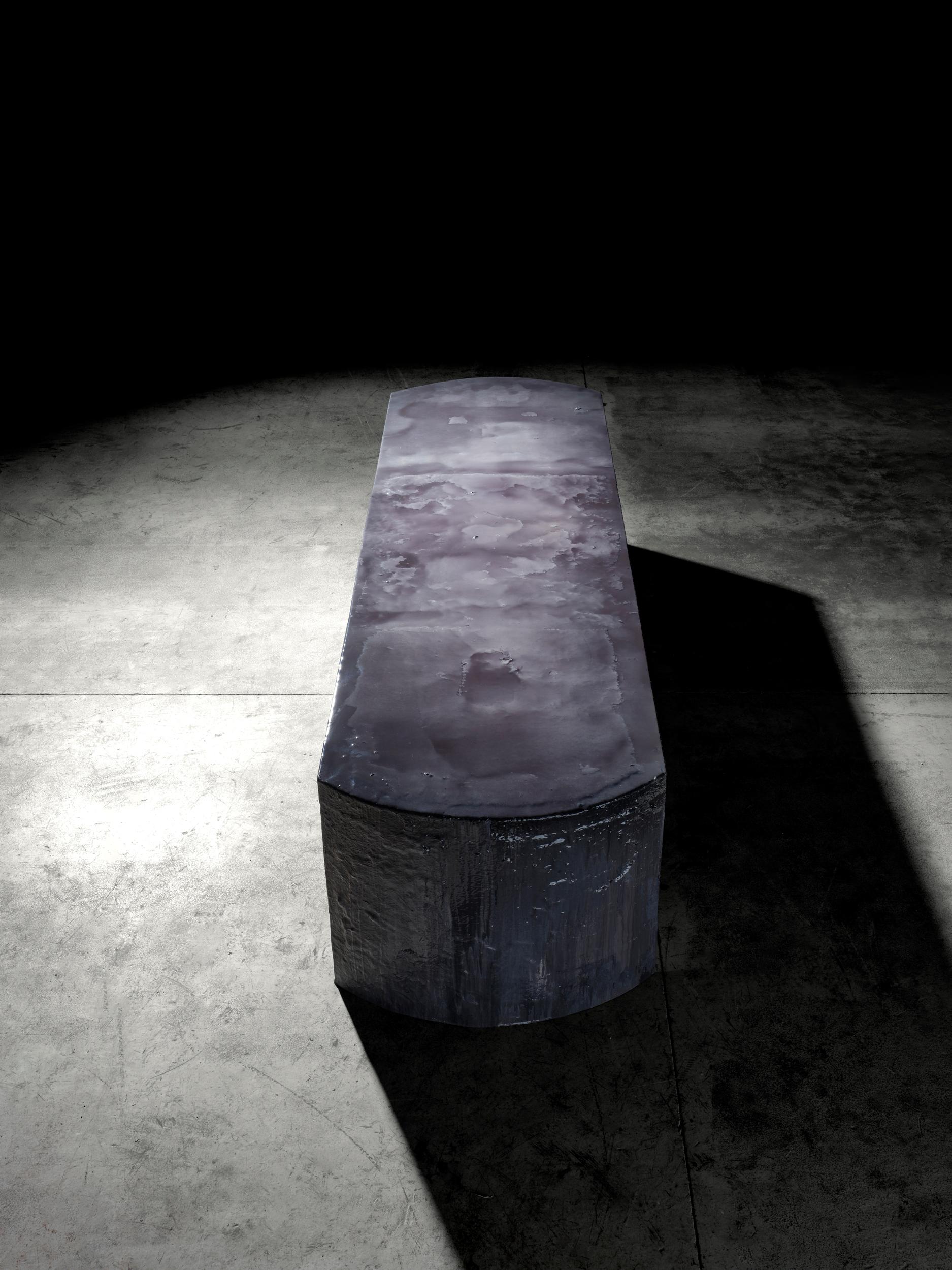 Table de salle à manger contemporaine unique en son genre Arsenic Fog en vente 1