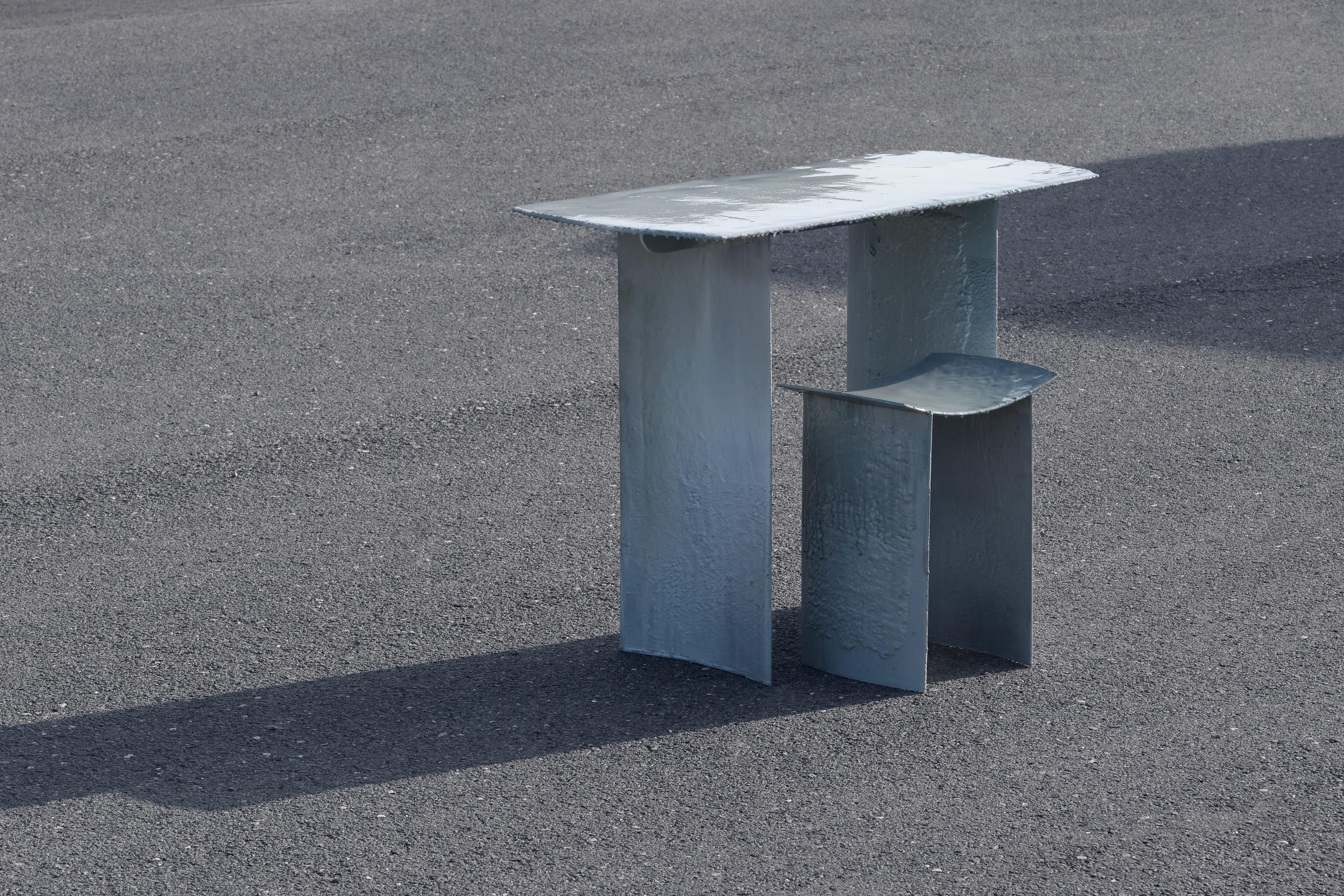 Table contemporaine unique en son genre en pierre de nuage en vente 2