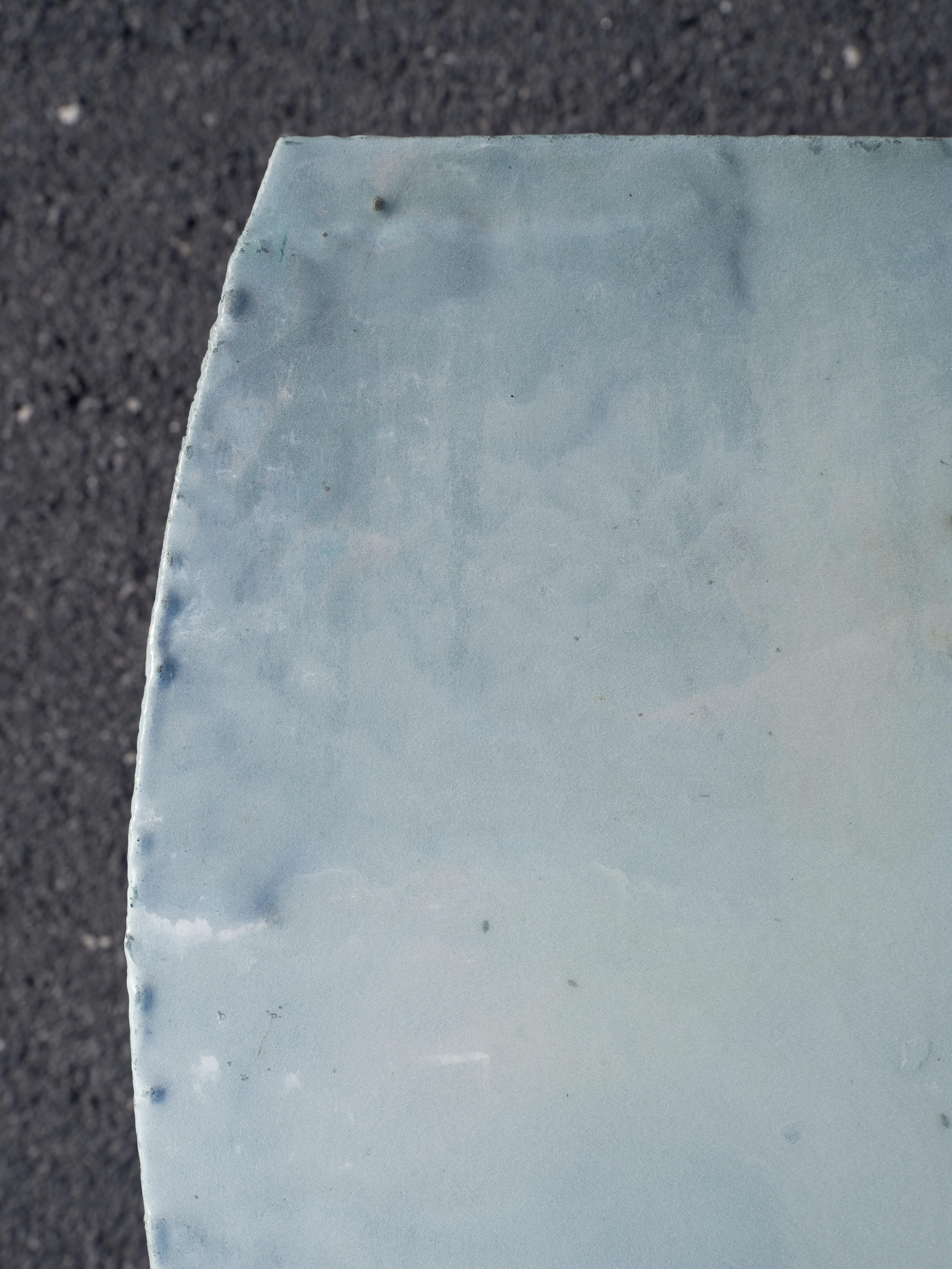 Table contemporaine unique en son genre en pierre de nuage en vente 7
