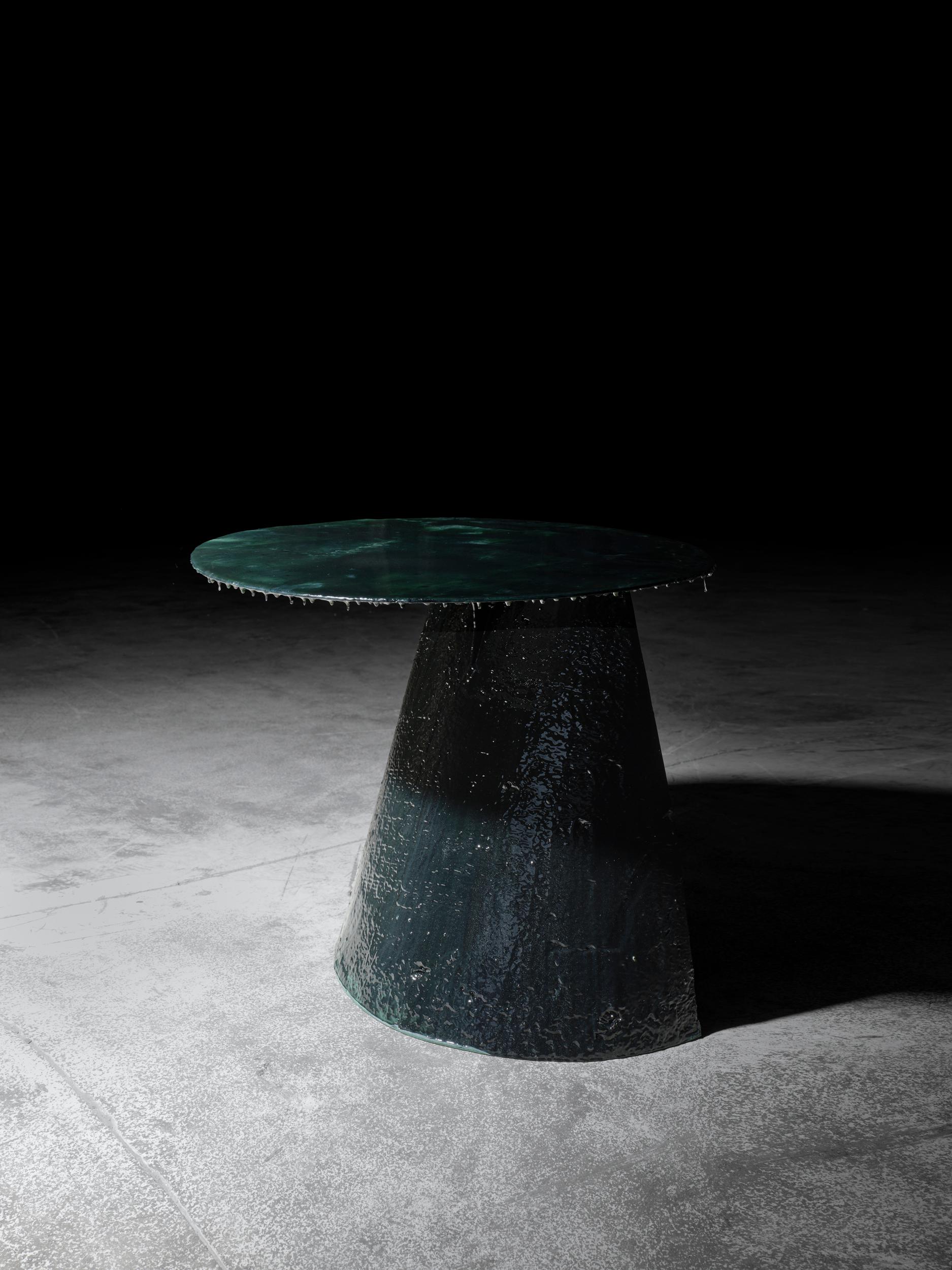 XXIe siècle et contemporain Table d'appoint contemporaine unique en son genre Moss Orbit en vente