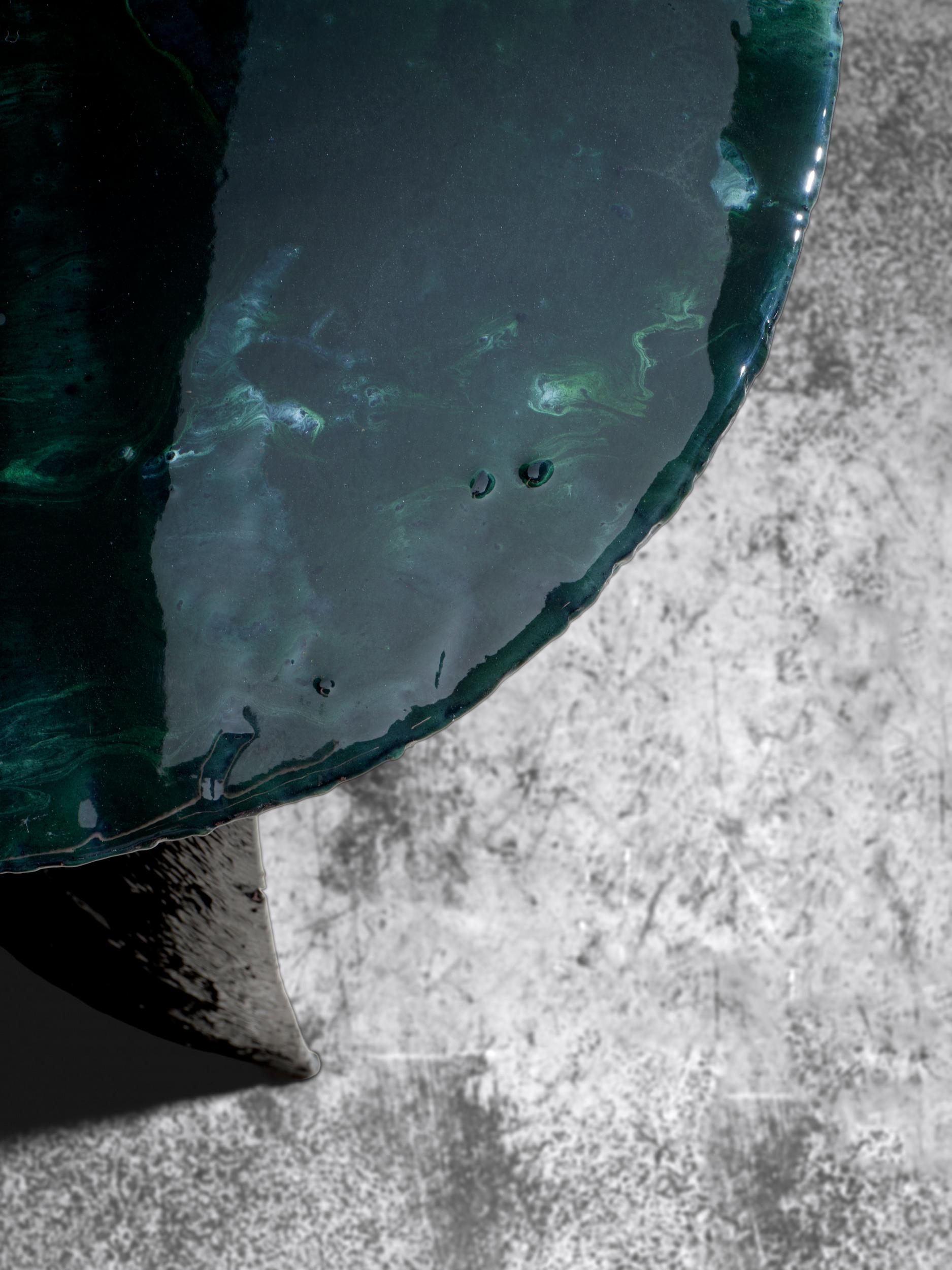 Table d'appoint contemporaine unique en son genre Moss Orbit en vente 4