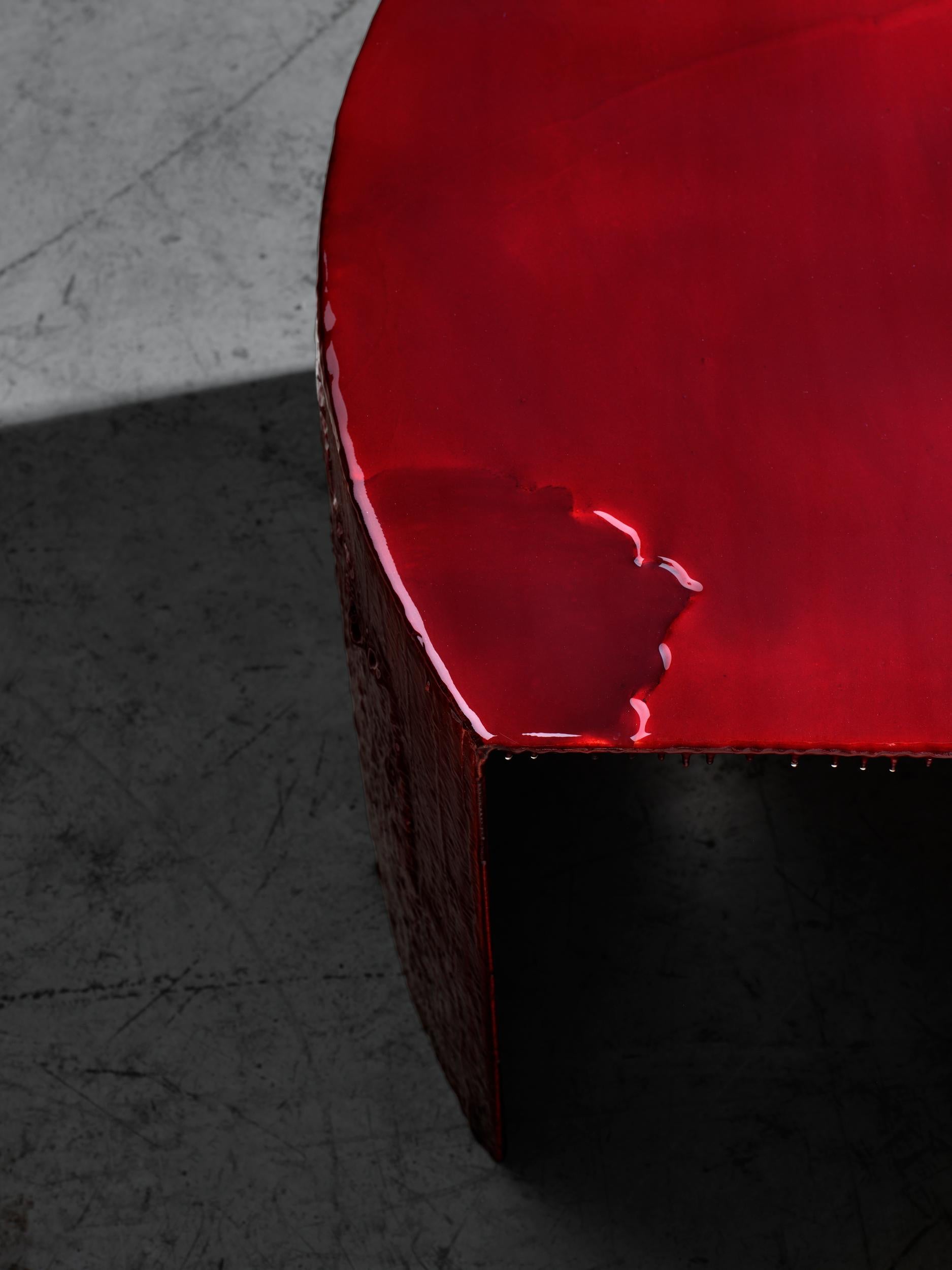 Table basse contemporaine unique Oxblood Waltz en vente 2