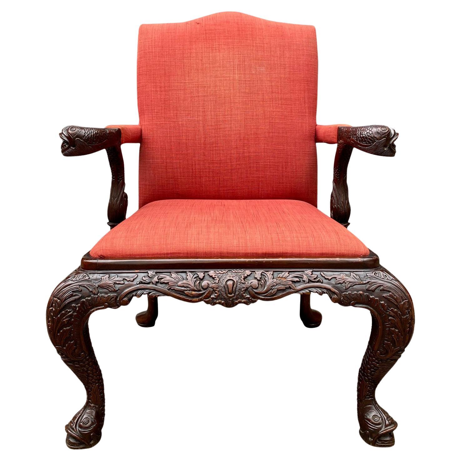 Superbe fauteuil Gainsborough en acajou sculpté de la fin du 19ème siècle