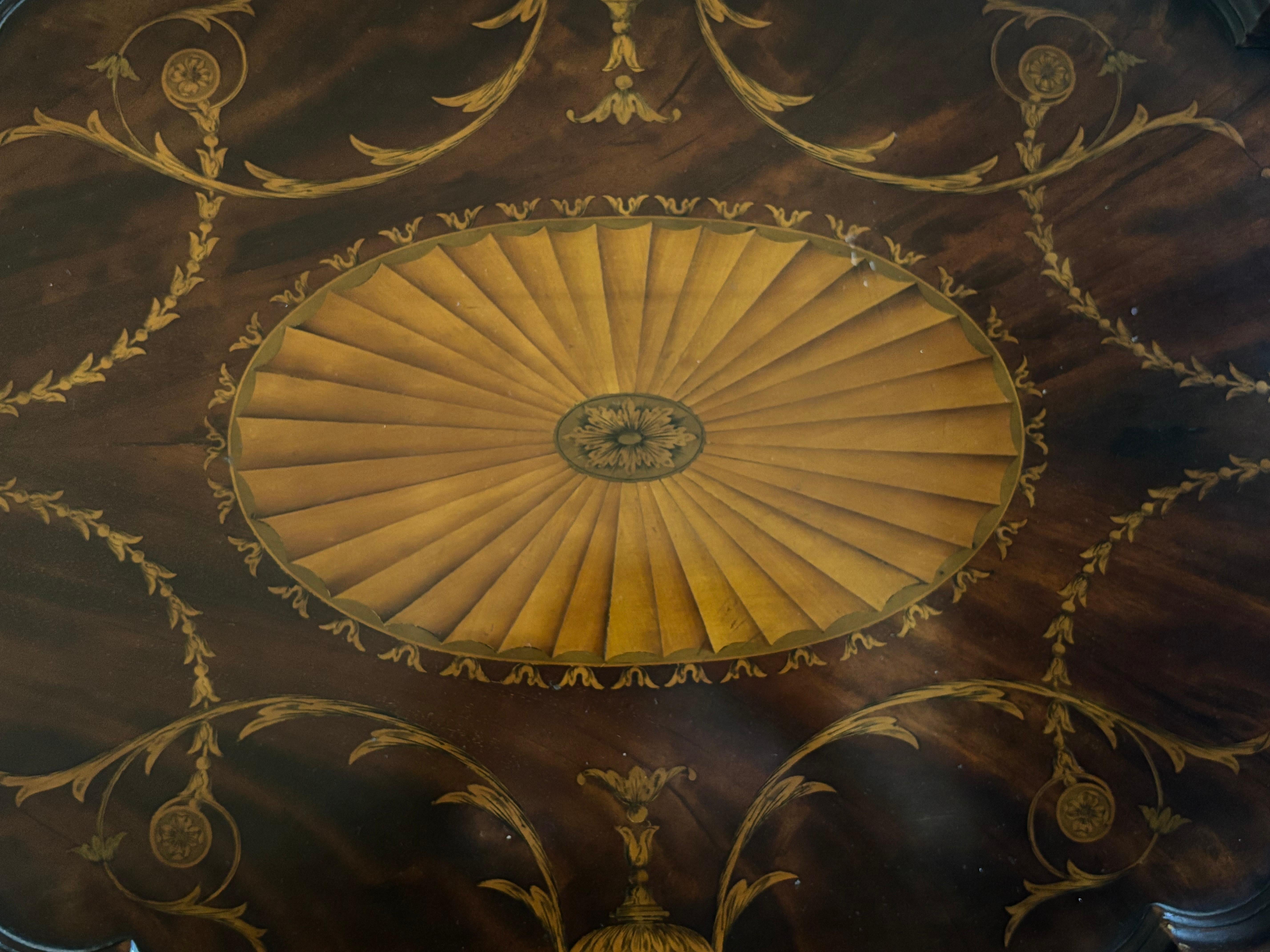 Frühes 20. Jahrhundert Edwardianisches Intarsien-Tablett in ovaler Form im Angebot 2