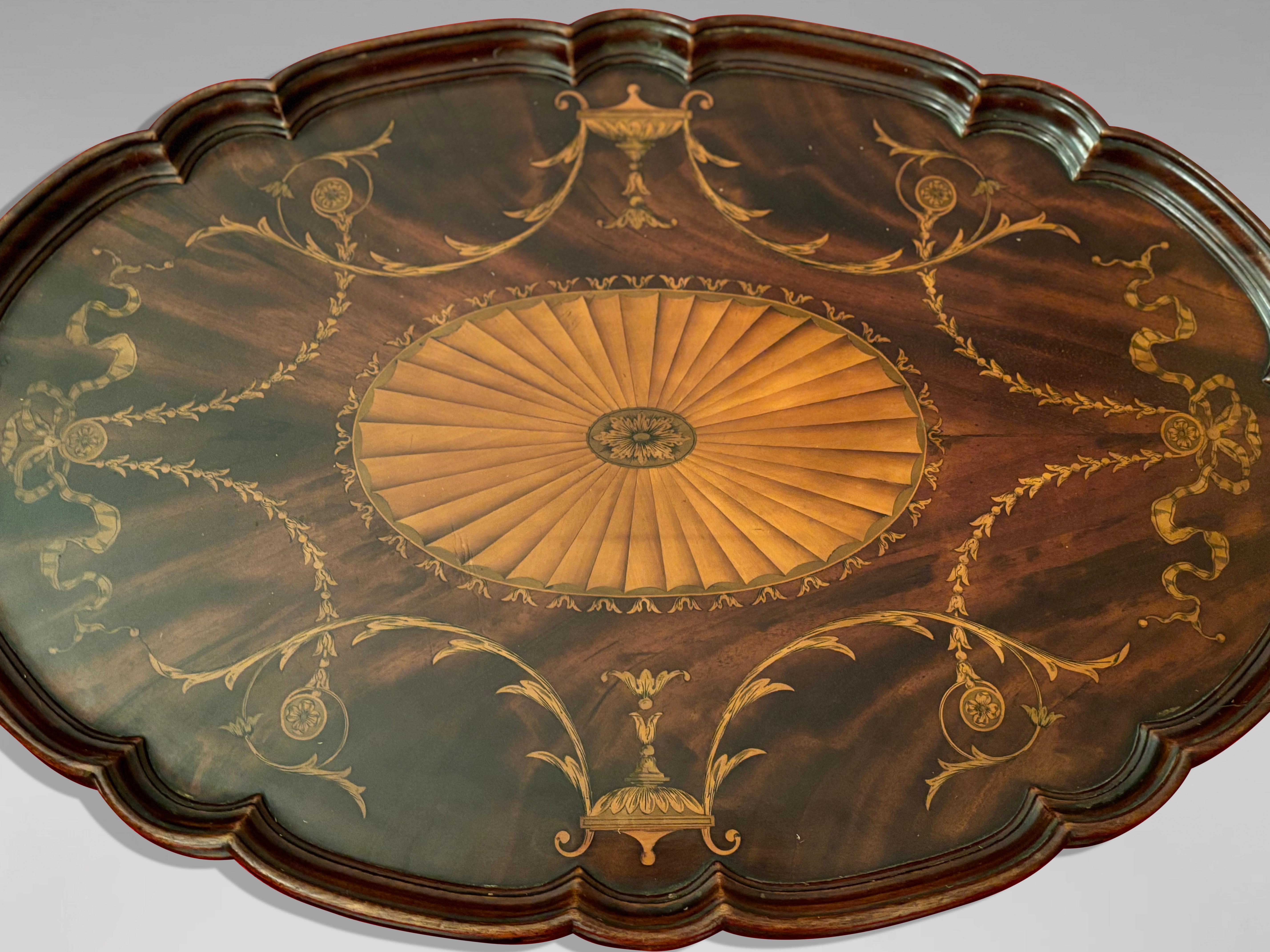 Frühes 20. Jahrhundert Edwardianisches Intarsien-Tablett in ovaler Form (Britisch) im Angebot