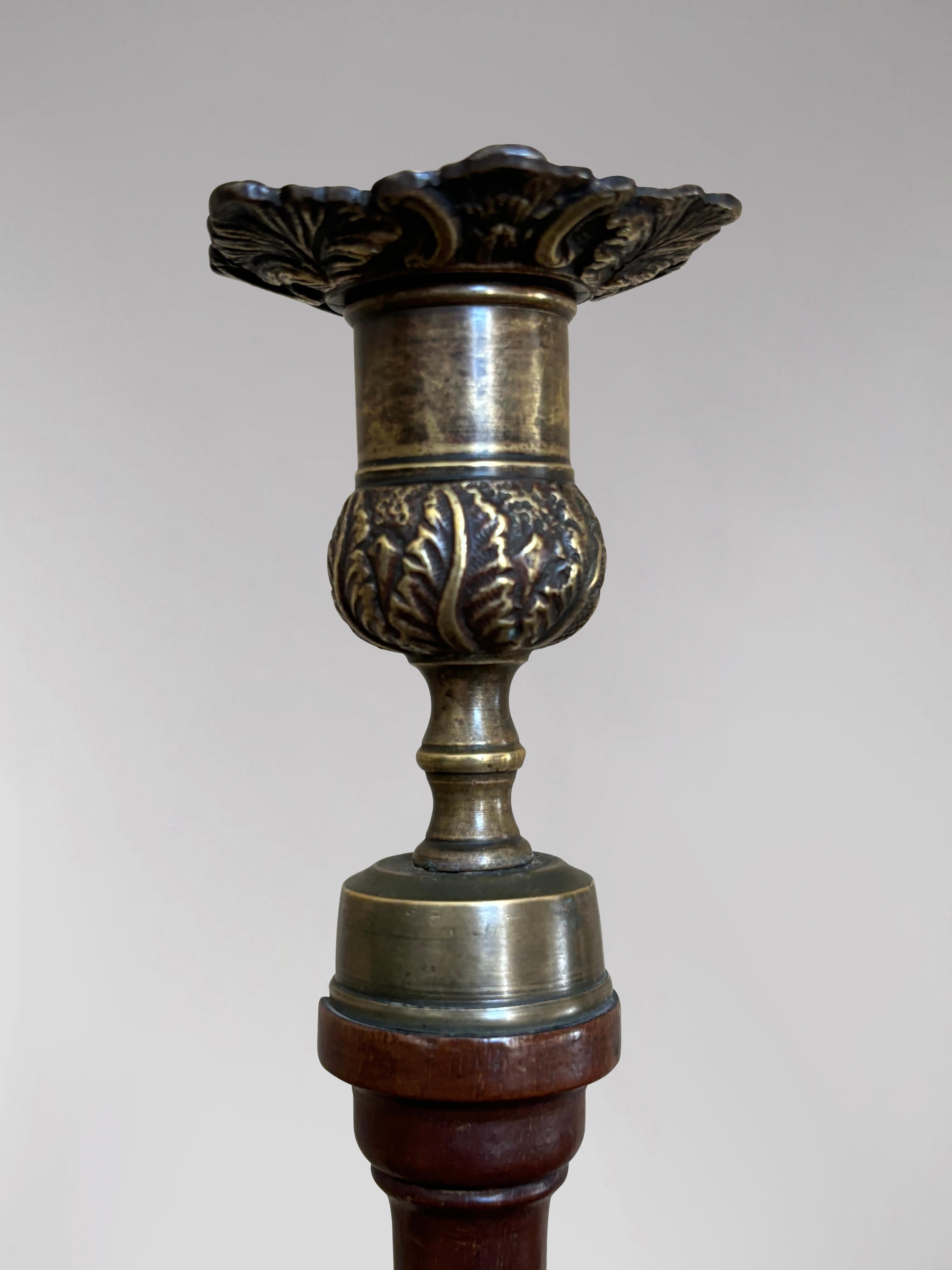 Tall Pair of Early 19th Century Mahogany & Brass Scottish Candlesticks In Good Condition For Sale In Petworth,West Sussex, GB