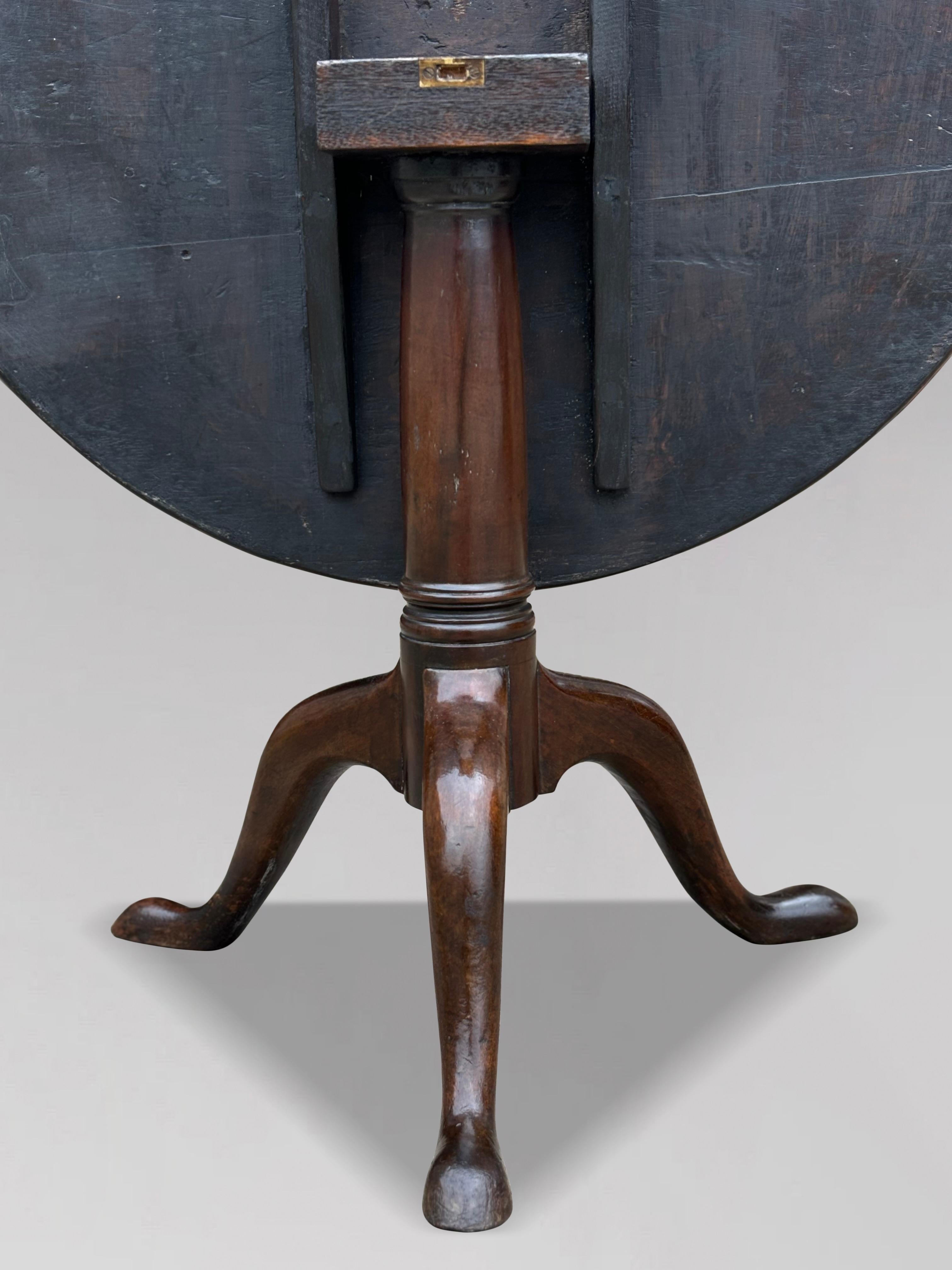 Mesa trípode de caoba del siglo XVIII, época de Jorge III en venta 2