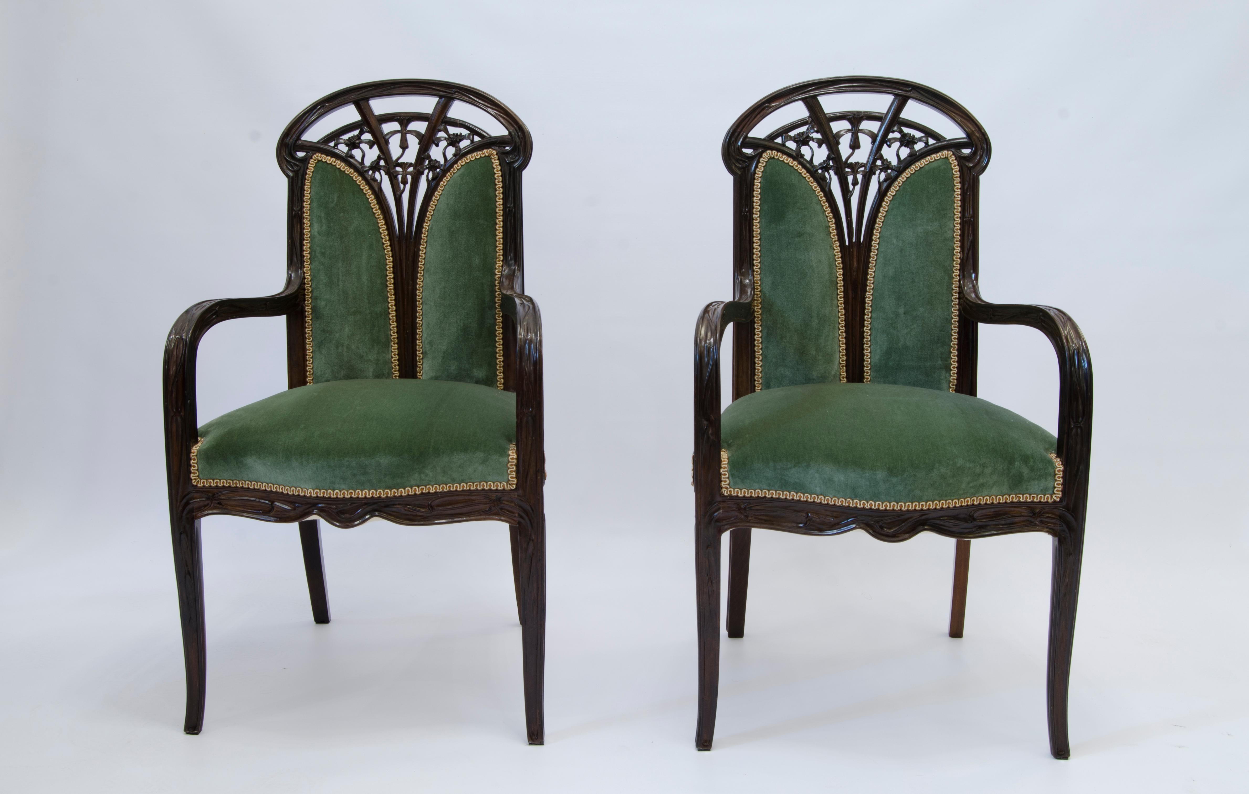 French Set model “AUX CLEMATITES” by Louis Majorelle For Sale