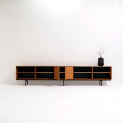 Credenza in rovere extra lunga di Cees Braakman per Pastoe, anni '60