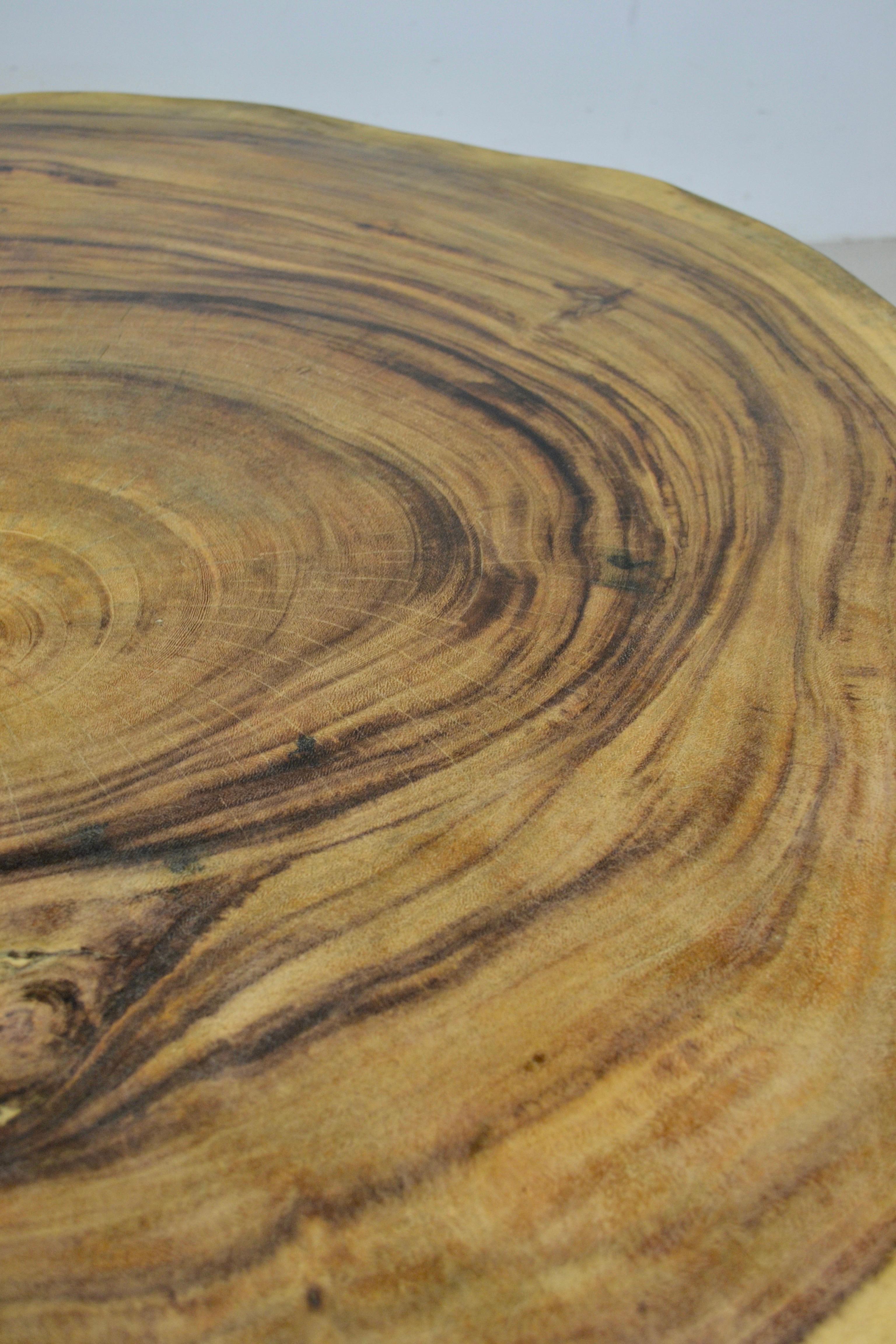 Ein Couchtisch aus acacia-Holz im Vintage-Stil – Frankreich – 1970er Jahre (Französische Provence) im Angebot