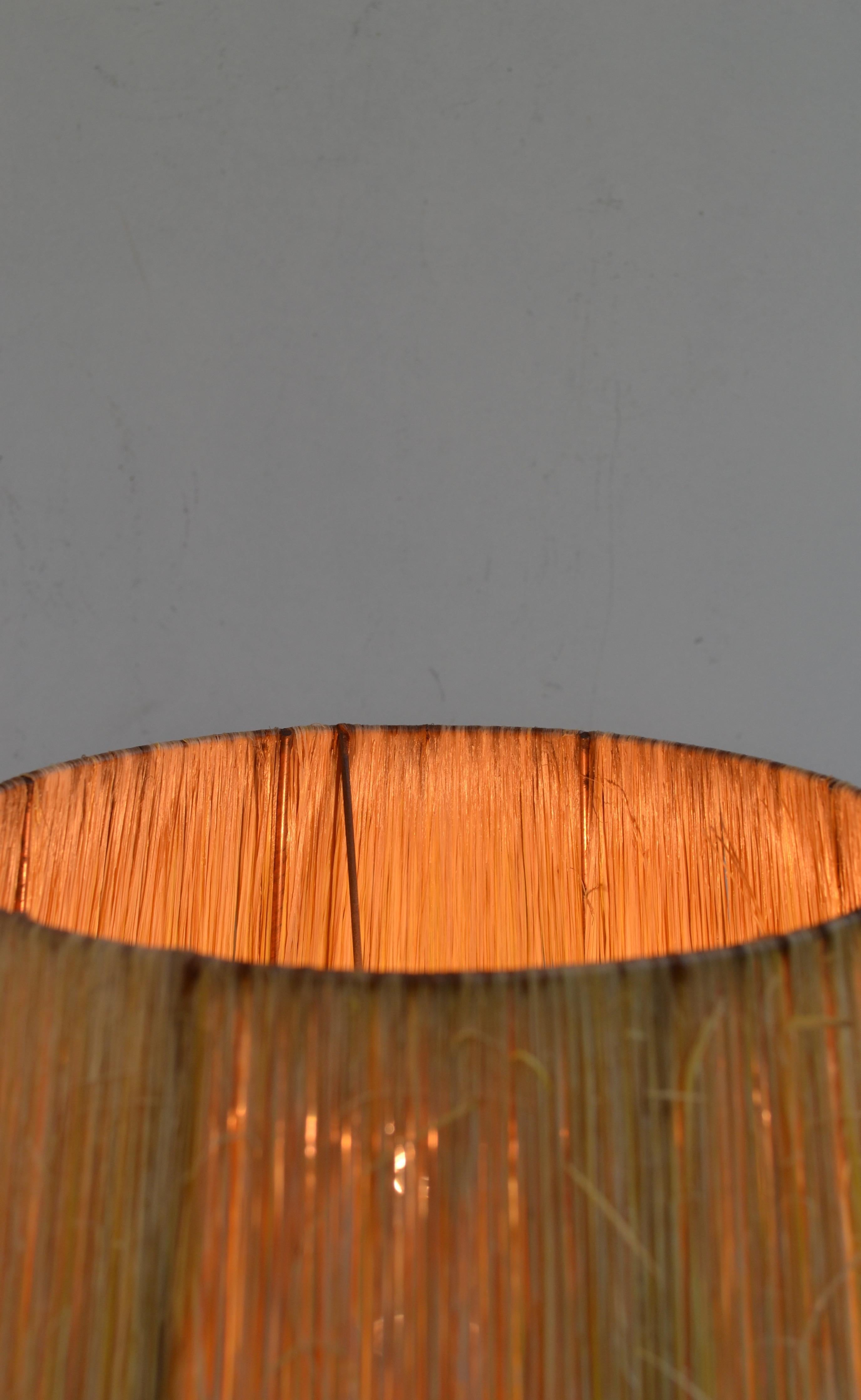Tischlampe aus gedrechseltem Holz, weiß lackiert - 1960 - Frankreich (Gedrechselt) im Angebot