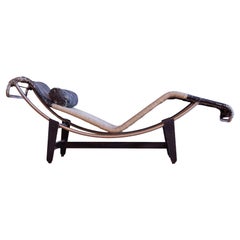 Le Corbusier Chaise produced by Wohnbedarf