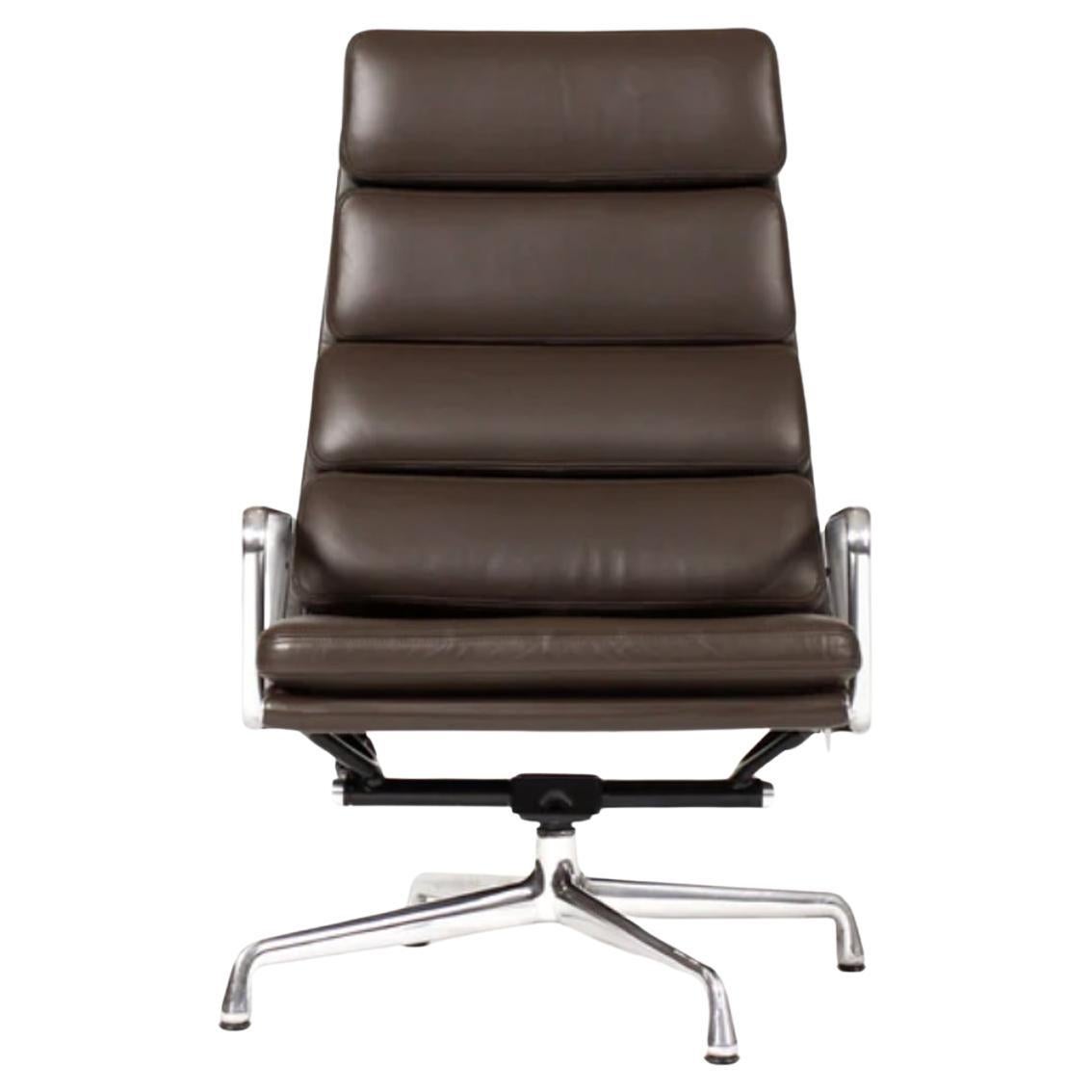 Grupo de Aluminio Eames