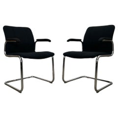 Poltrone con braccioli cromati in stile Bauhaus "Mid-Century Modern" degli anni '70 - Coppia