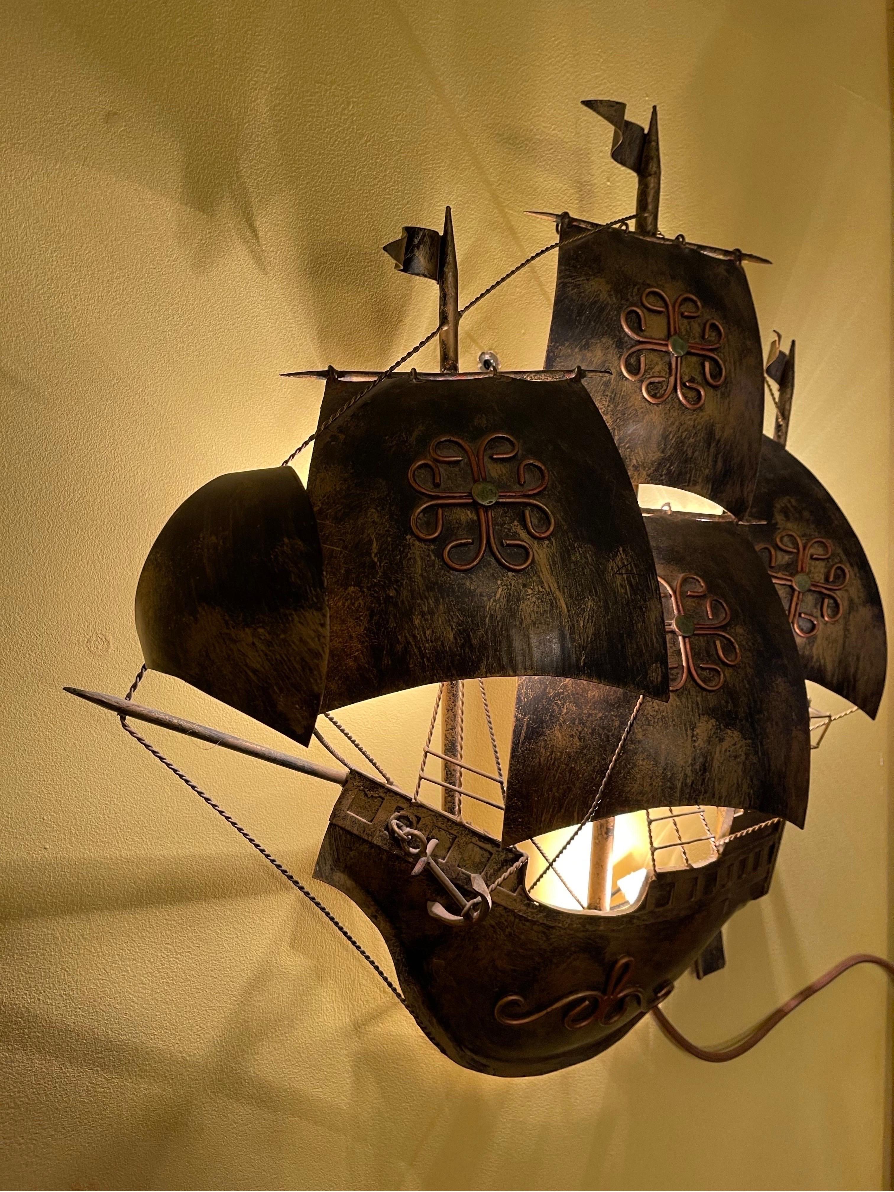 Galleon boat pair of wall lighting gilt gold , 1950s For Sale 1