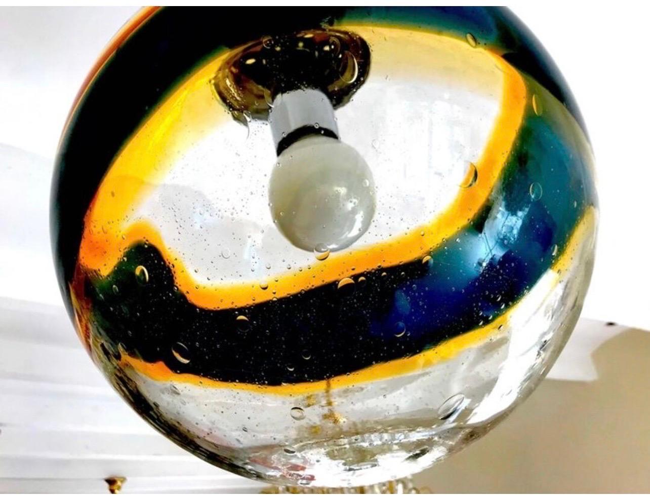 Fin du 20e siècle globe Vistosi en verre de Murano bicolore, Italie, 1970 en vente
