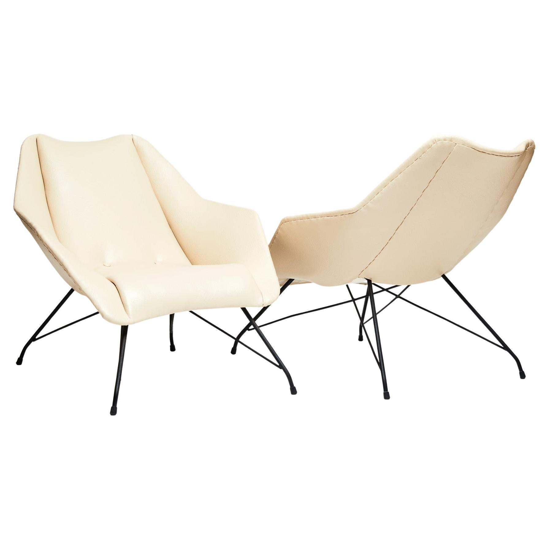 Midcentury Armchairs in White Leather & Iron Base by Carlo Hauner, 1955, Brazil For Sale