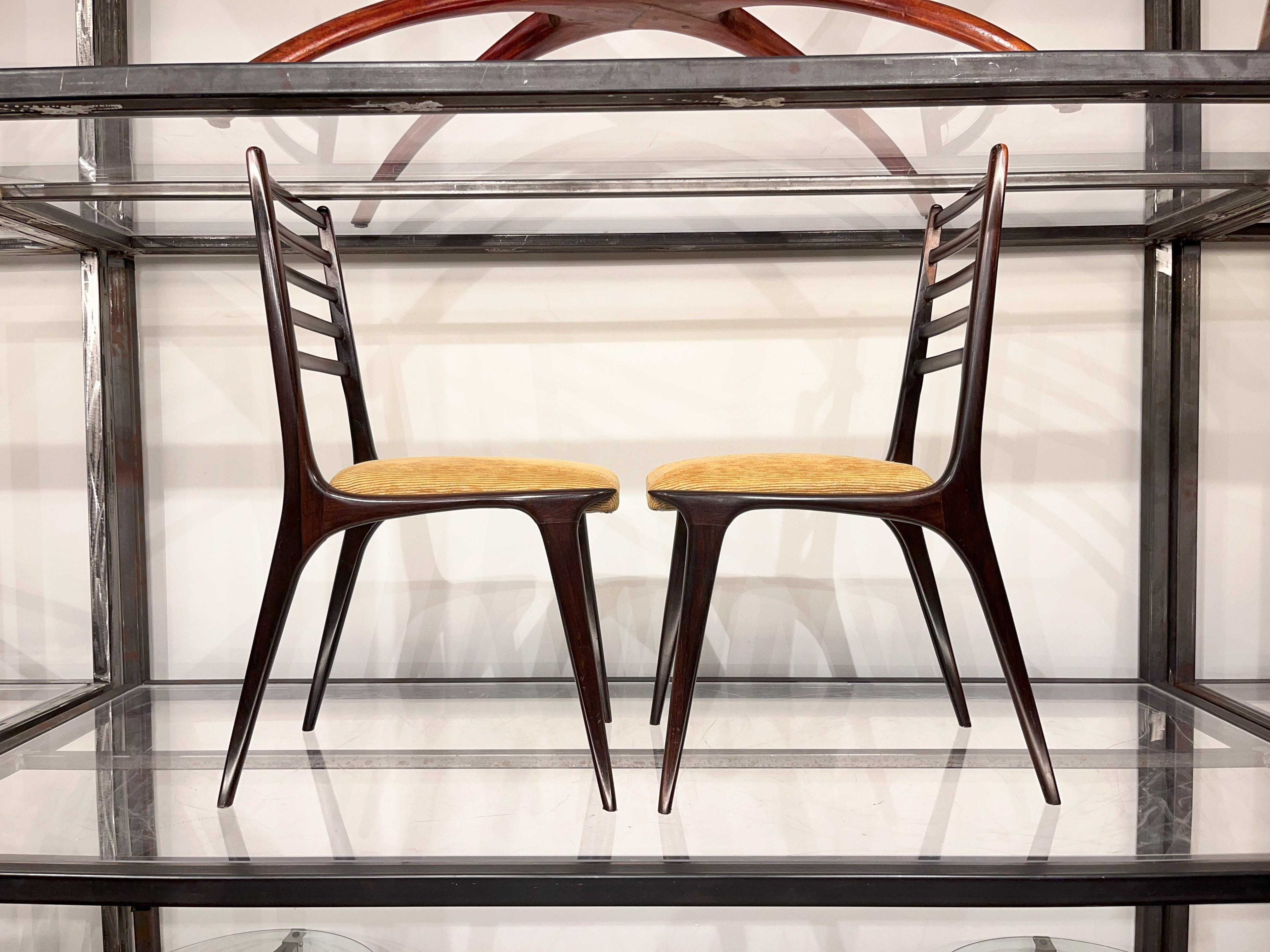 Brazilian Mid-Century Modern Set of two Chairs in Hardwood & Beige Linen by Carlo Hauner