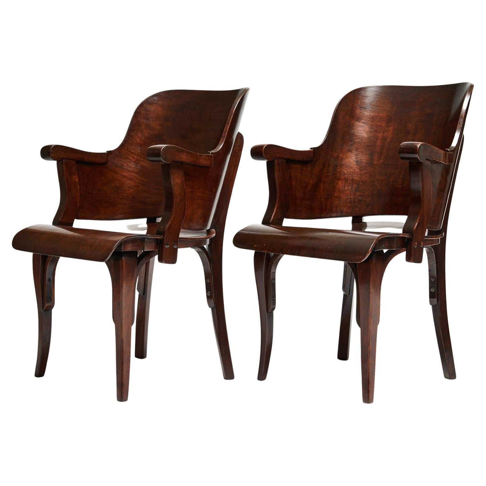 Available today, this Brazilian Modern Accent Armchairs in Bentwood by Cimo are stunning and adorable!

The curved shapes that provided a differential in style were only possible because Cimo imported the steam wood lamination technology from