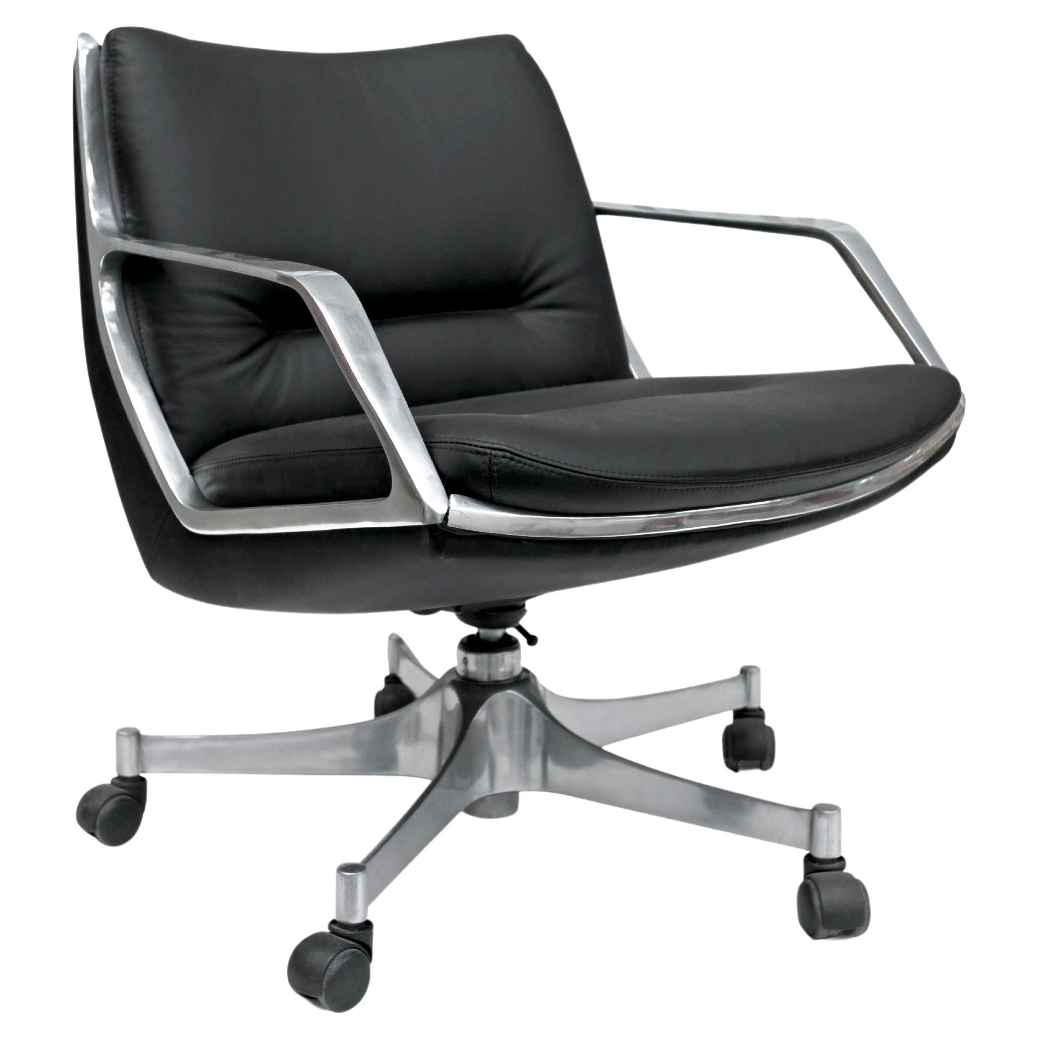 Mid-Century Modern Armchair in Black Leather & Metal by Jorge Zalszupin, Brazil