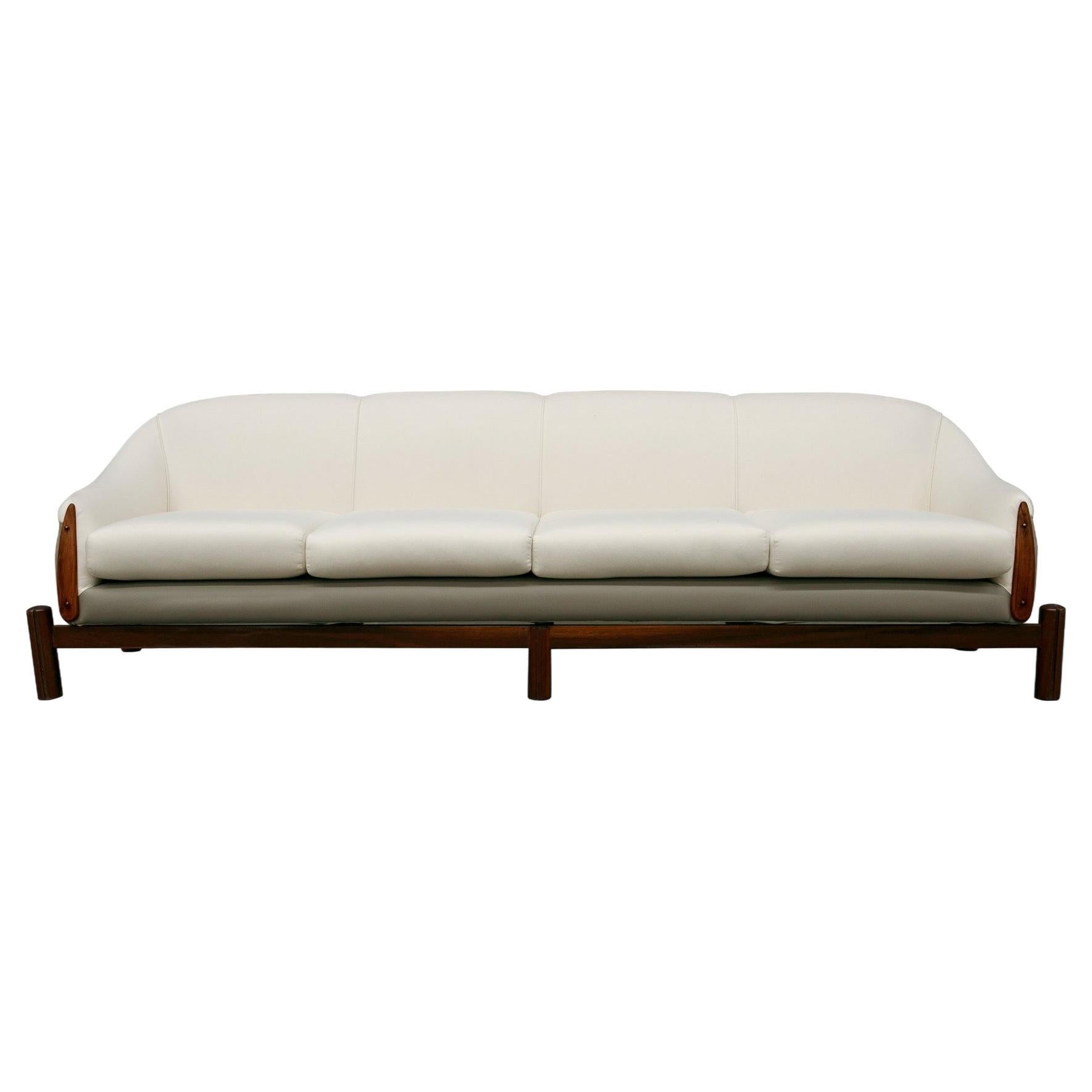Brasilianisches modernes Sofa aus Hartholz, grauem Leder und weißem Stoff von Cimo, 1960er Jahre im Angebot
