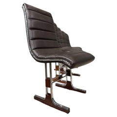 Ensemble de chaises modernes brésiliennes en cuir, chrome et bois de feuillus, par Braszenski, 1970