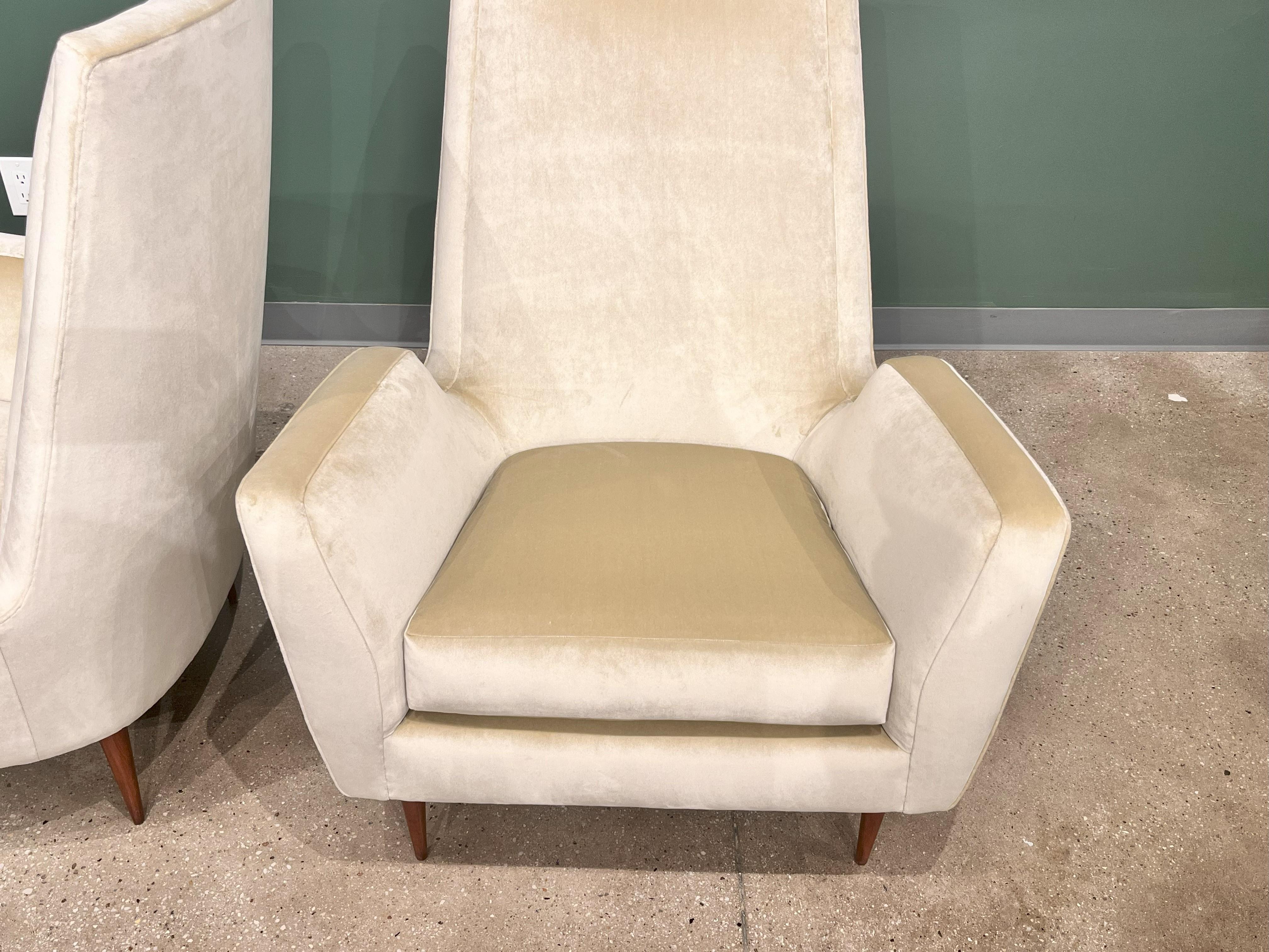 20th Century Mid-Century Modern Armchairs in Hardwood & Velvet by Giuseppe Scapinelli, Brazil
