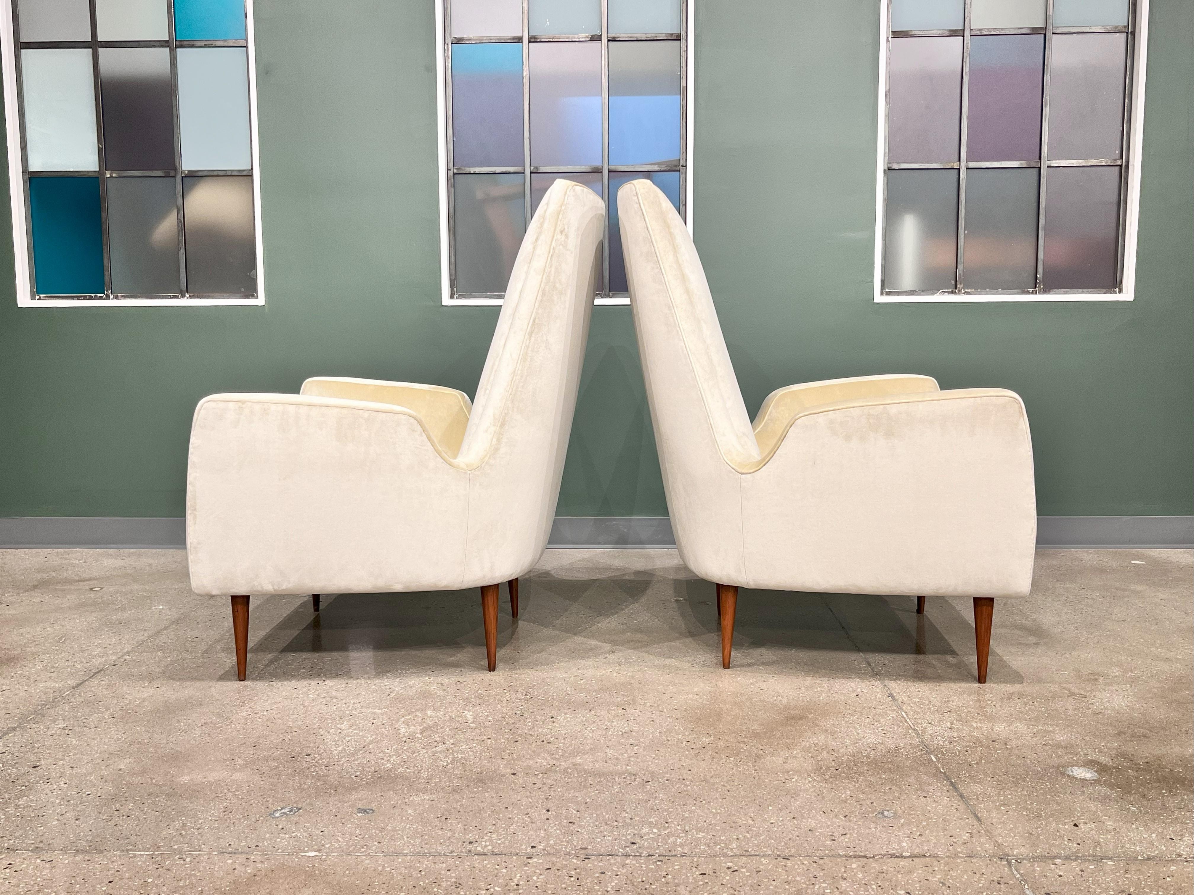 Brazilian Mid-Century Modern Armchairs in Hardwood & Velvet by Giuseppe Scapinelli, Brazil