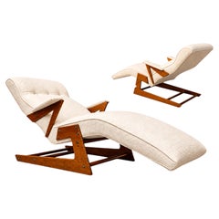 Moderne brasilianische Chaise-Longue aus Sperrholz und cremefarbenem Bouclé, 1950er Jahre