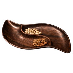 Vassoio scultoreo in legno di jacarandá e palissandro, stile Moderno brasiliano della metà del secolo