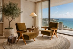 José Zanine Caldas: Par de sillones modernos brasileños de madera maciza y mohair, 1955