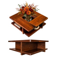 Mesa de centro moderna brasileña de imbuía con hueco para jarrón, Casa Finland, década de 1960